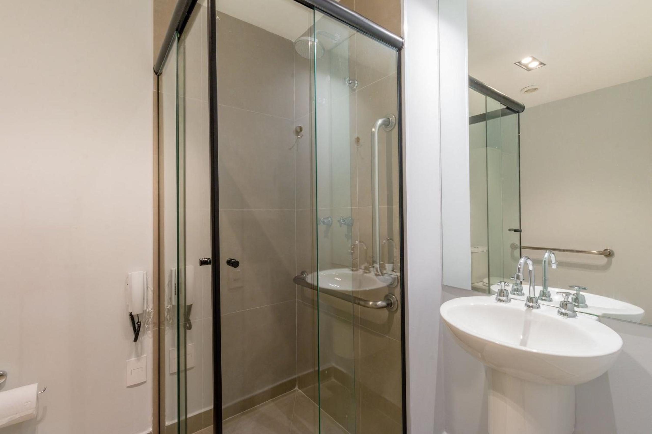 Belint Bela Cintra: 5 minutes from Paulista with rooftop pool