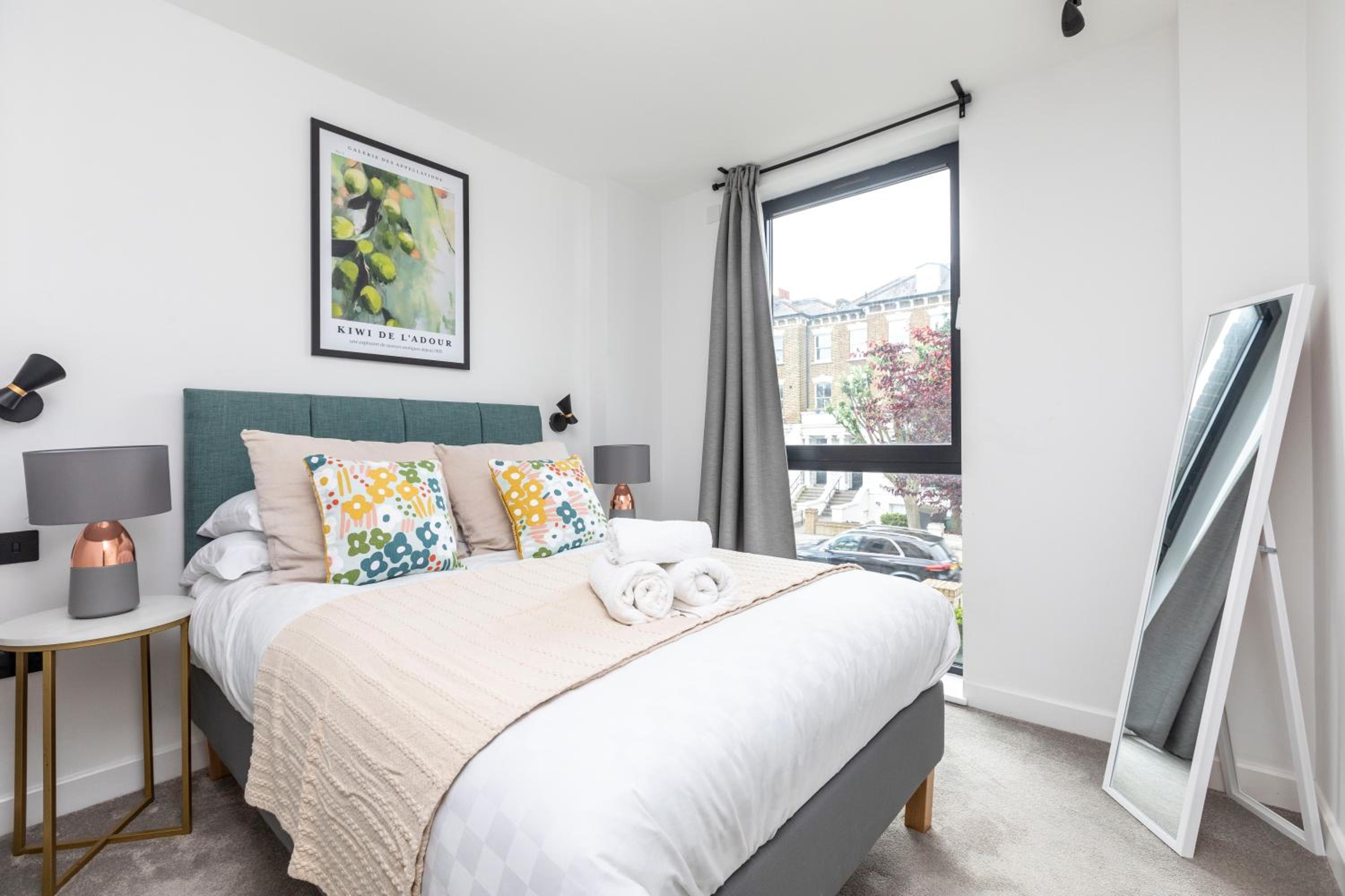 Sunlit 2-Bed Urban Retreat with Modern Amenities view 3
