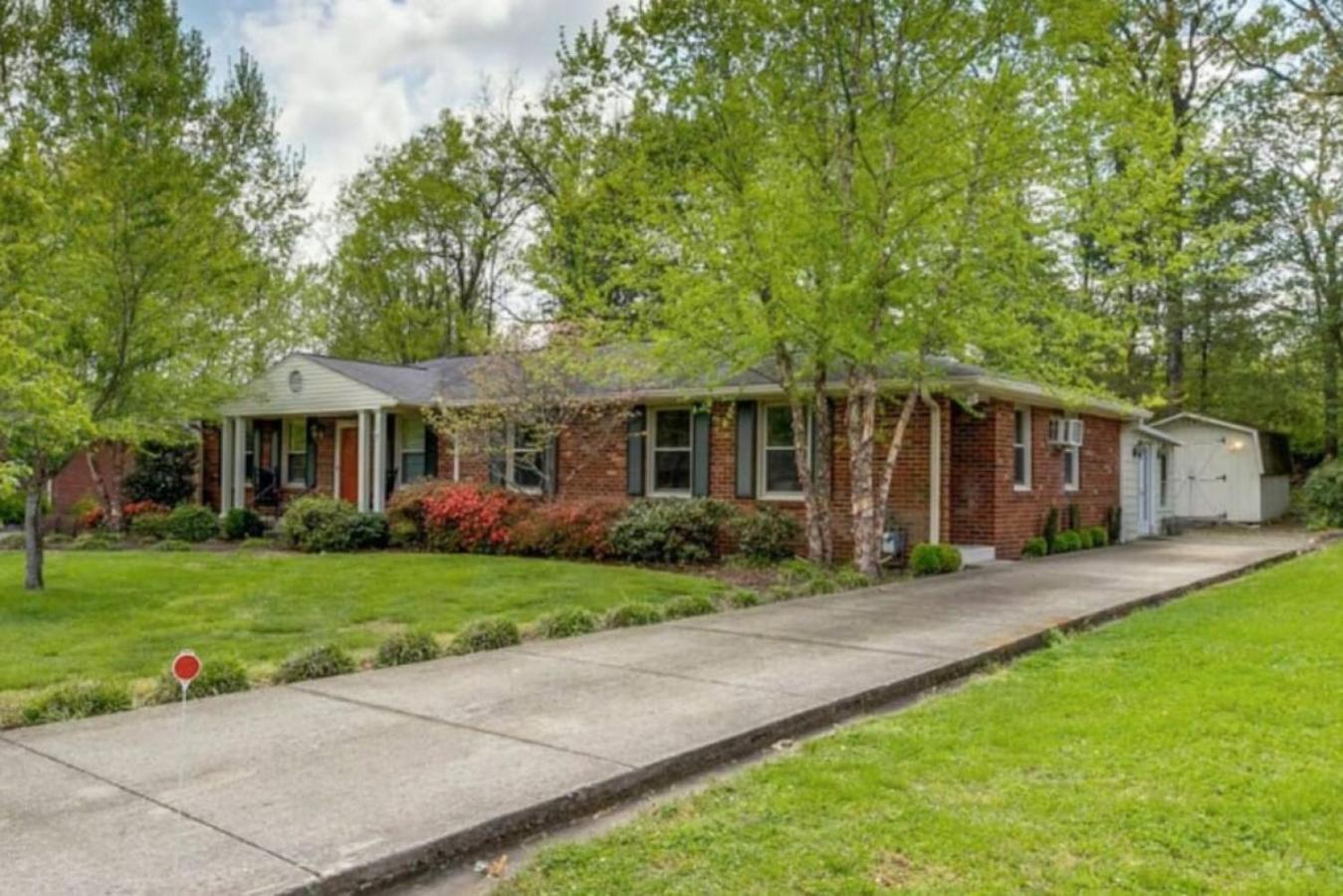 Franklin Cottage Cozy 2 bed 1 bath view 4