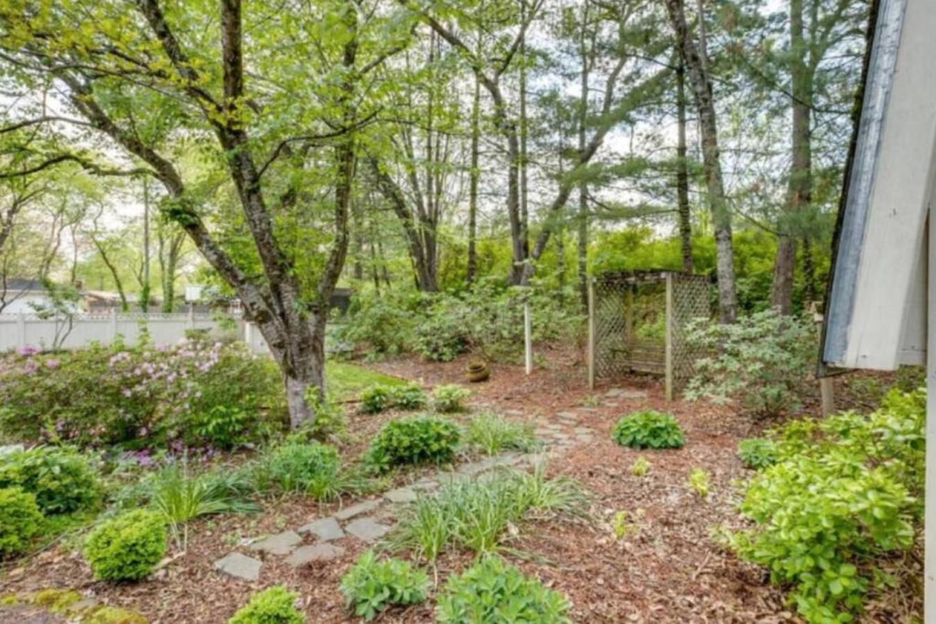 Franklin Cottage Cozy 2 bed 1 bath view 5
