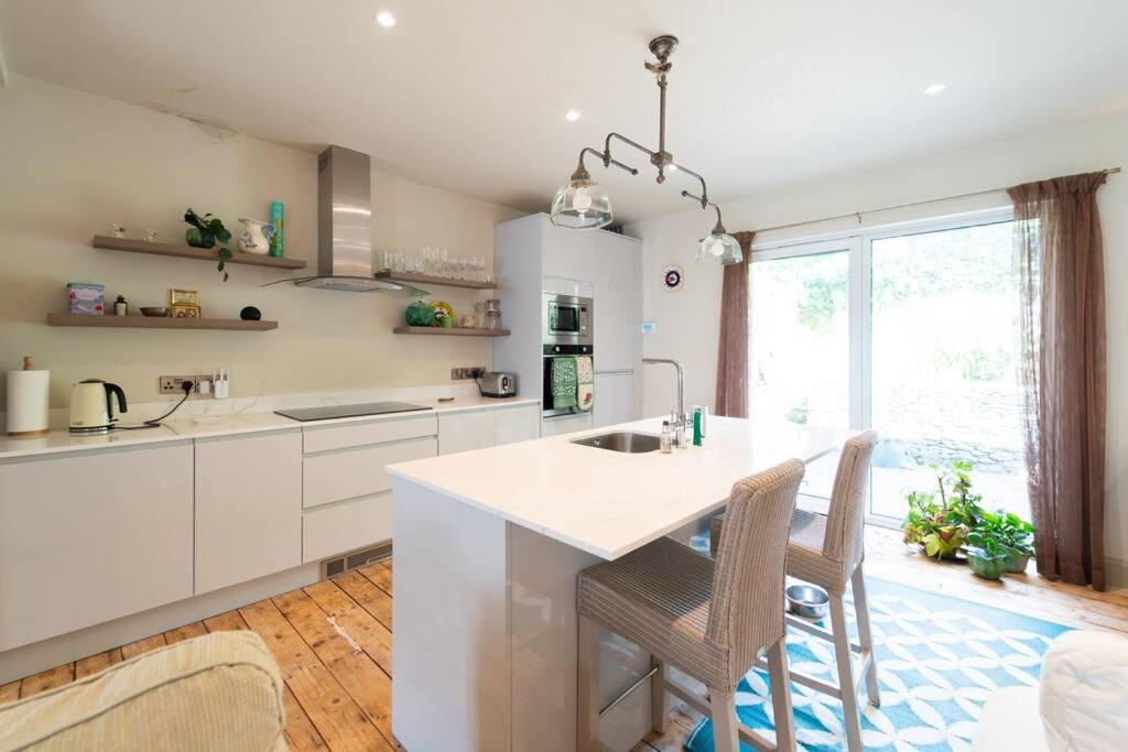 Greys Lane Villa - Dingle view 4