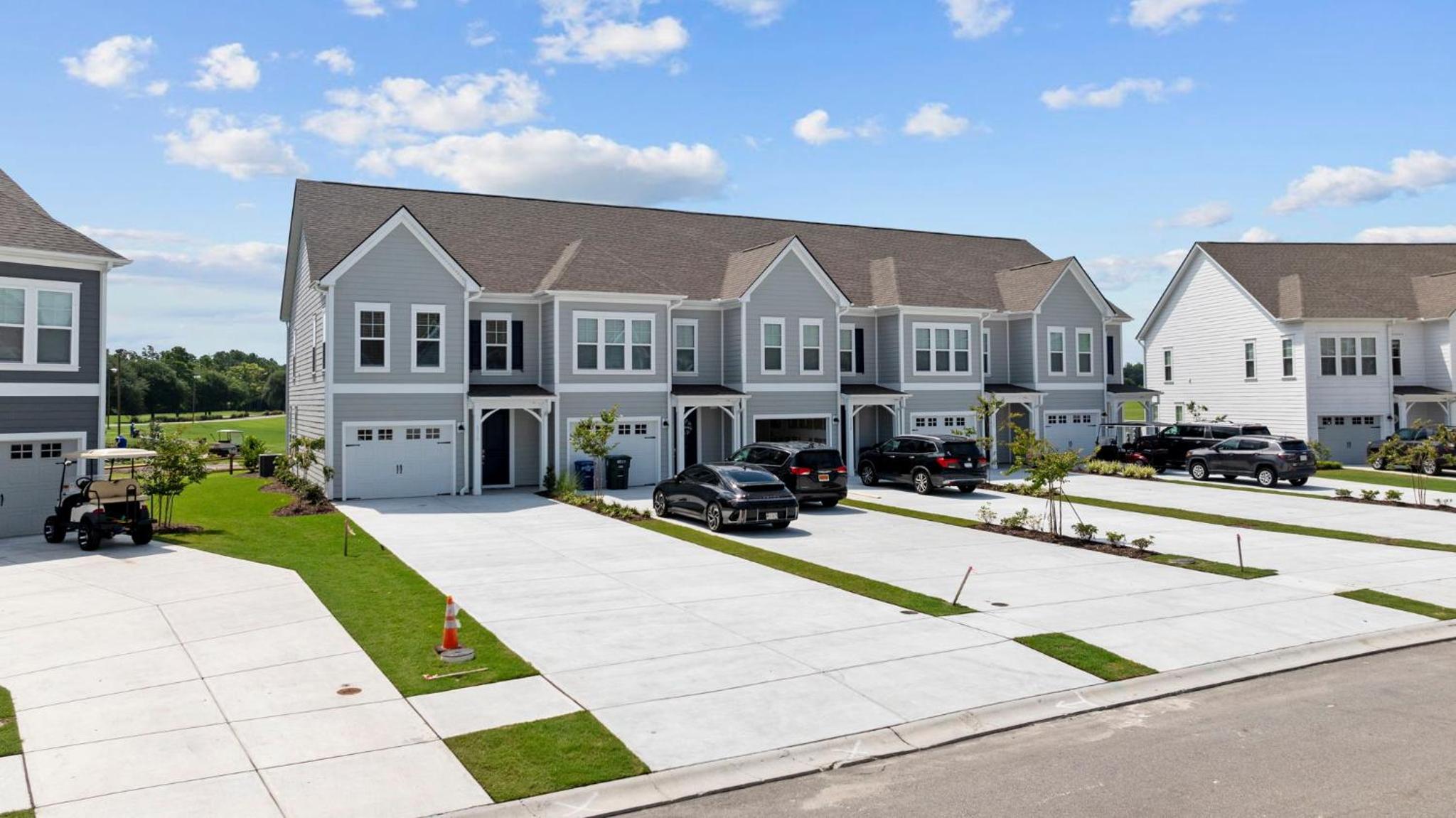 Golf-range View- Slps 11-Beach Shuttle-Grill- Pool view 2