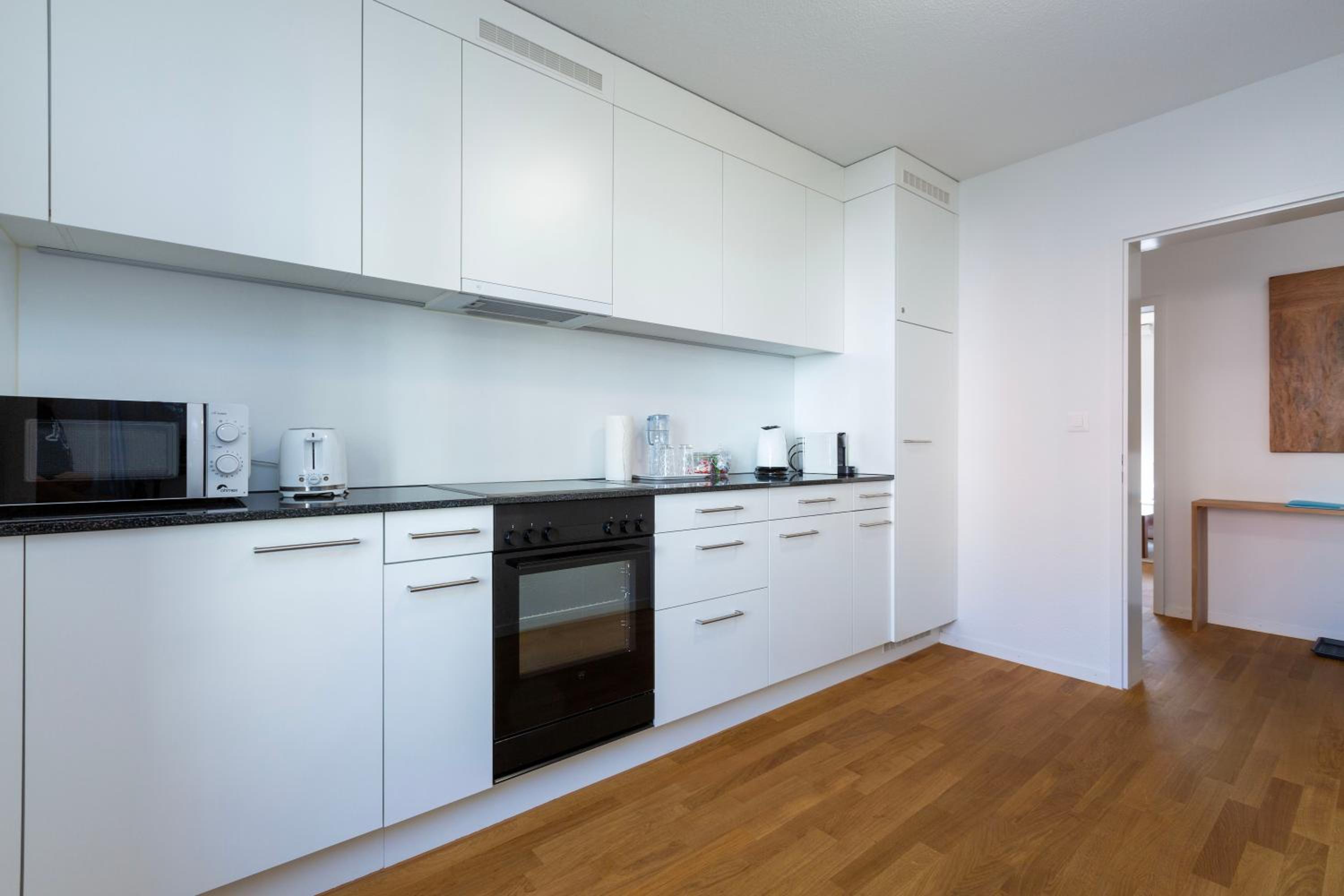 KAYA Zurich Apartment 2B - Downtown 2BR Deluxe Apt