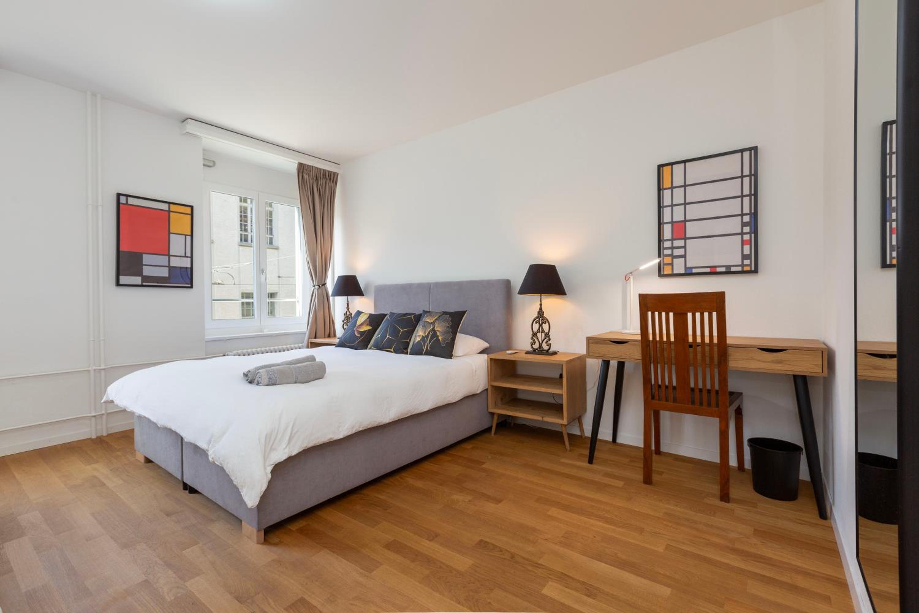 KAYA Zurich Apartment 2B - Downtown 2BR Deluxe Apt