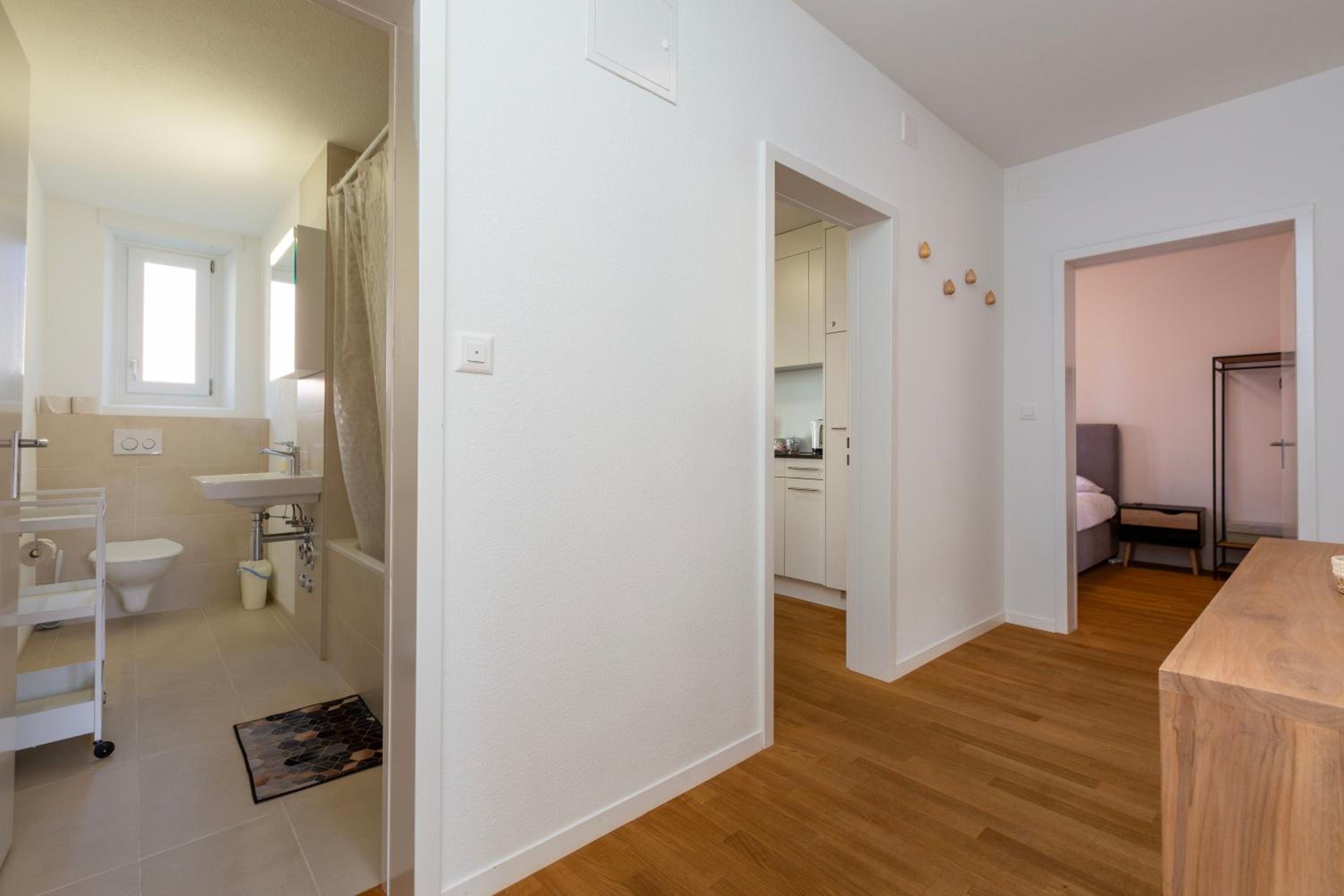 KAYA Zurich Apartment 2B - Downtown 2BR Deluxe Apt