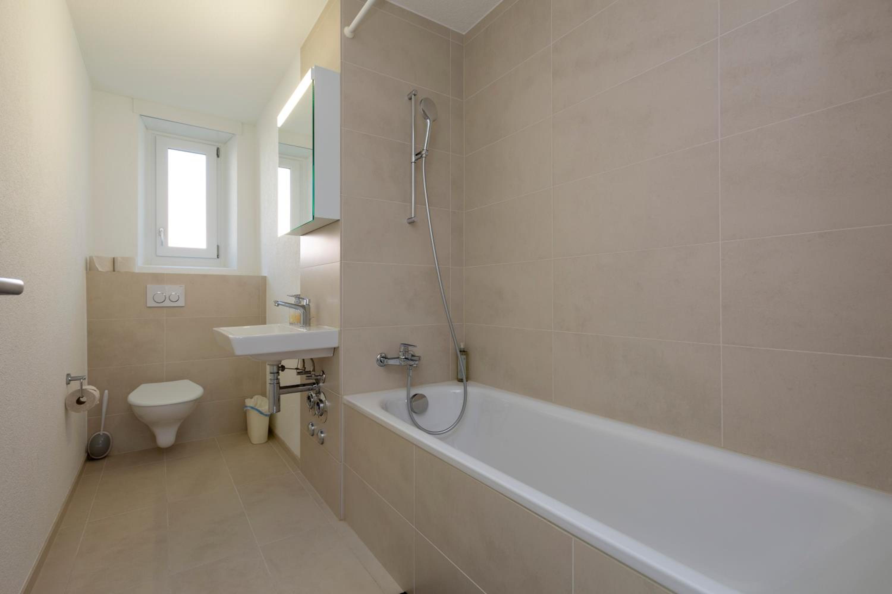 KAYA Zurich Apartment 2B - Downtown 2BR Deluxe Apt