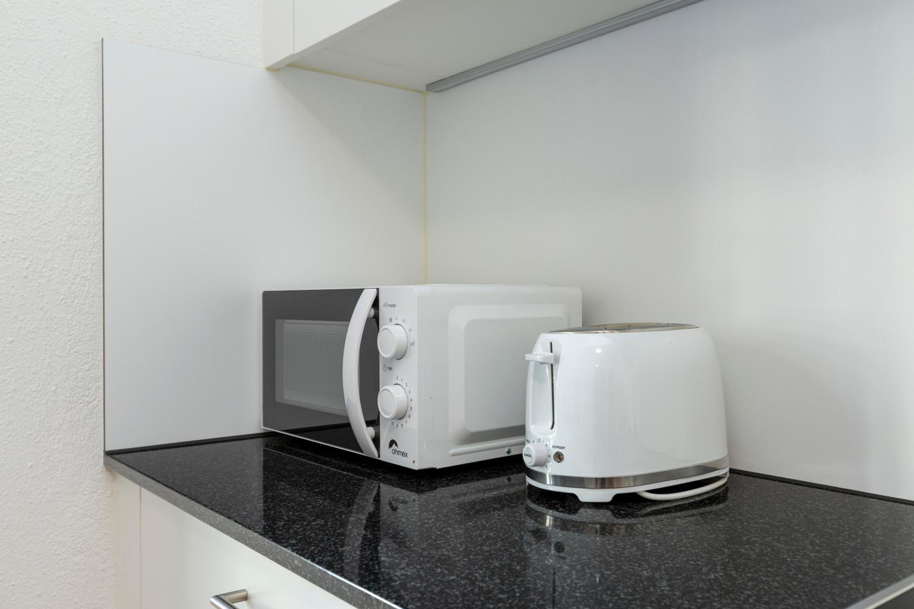KAYA Zurich Apartment 2B - Downtown 2BR Deluxe Apt