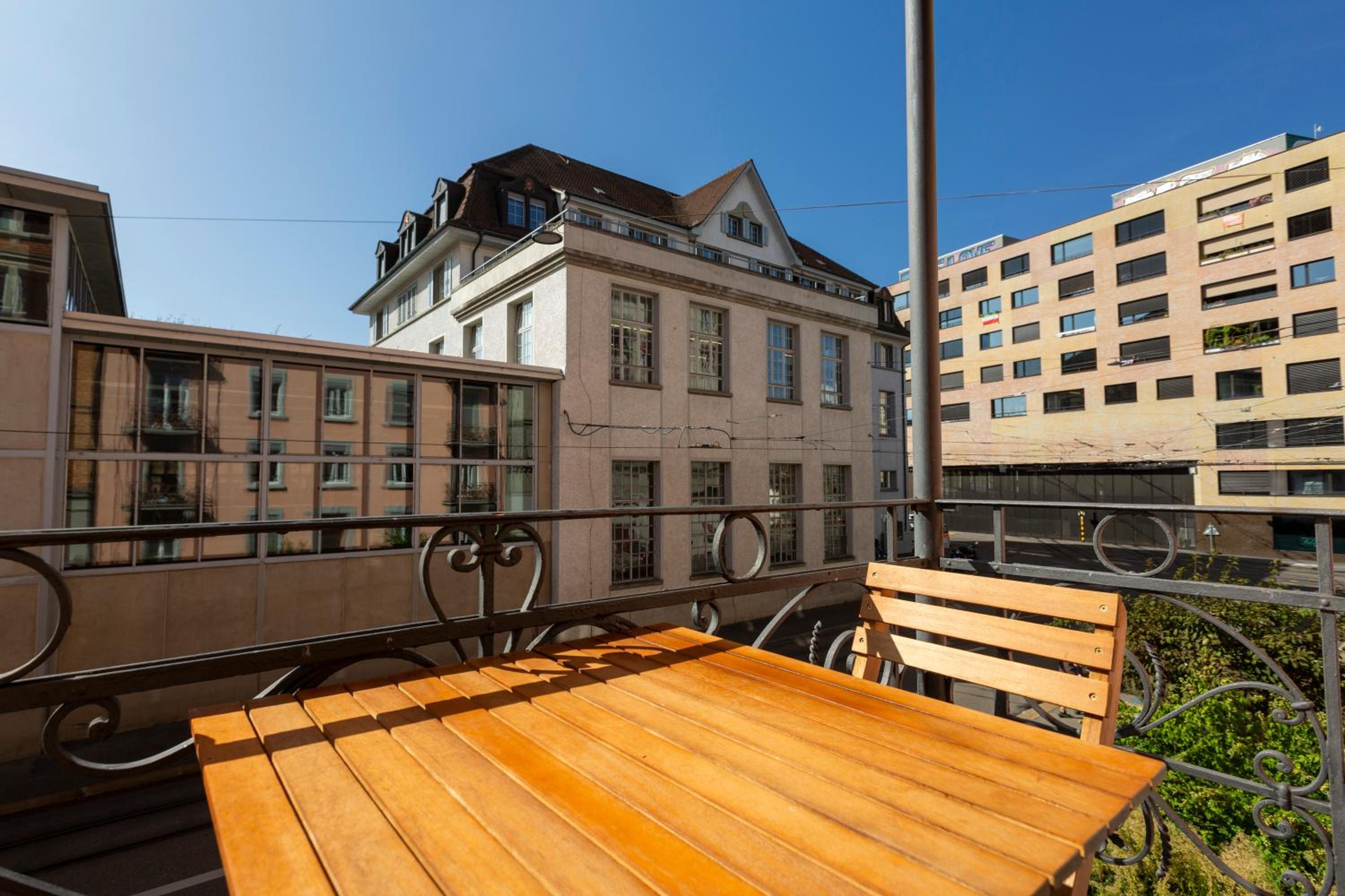 KAYA Zurich Apartment 2B - Downtown 2BR Deluxe Apt