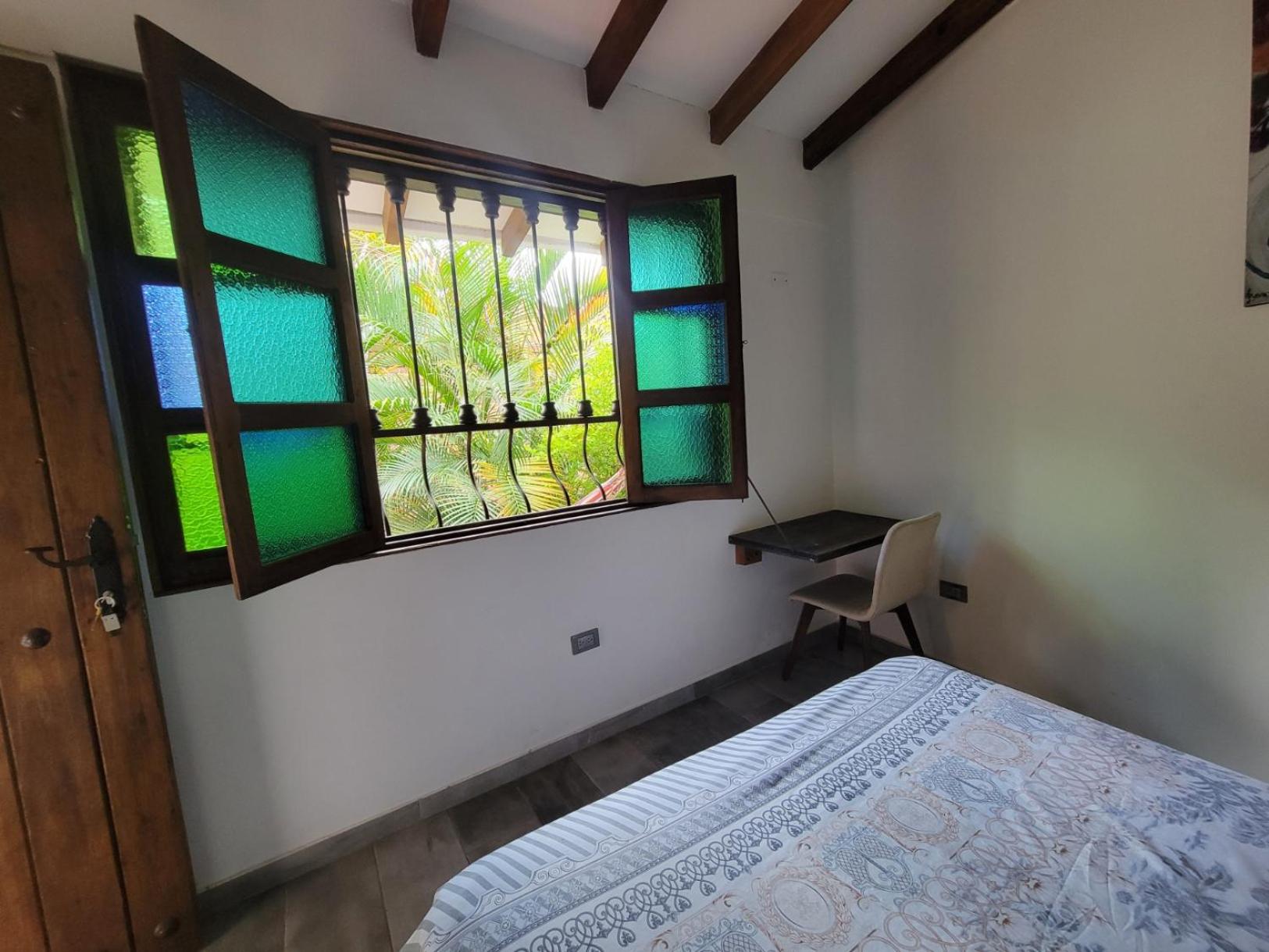 Beautiful Double Room, Private Bathroom, Garden