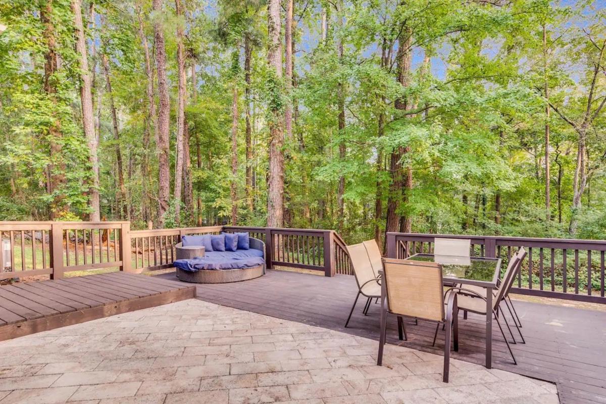 Spacious 5BR Retreat Sleeps 12,Large Deck view 2