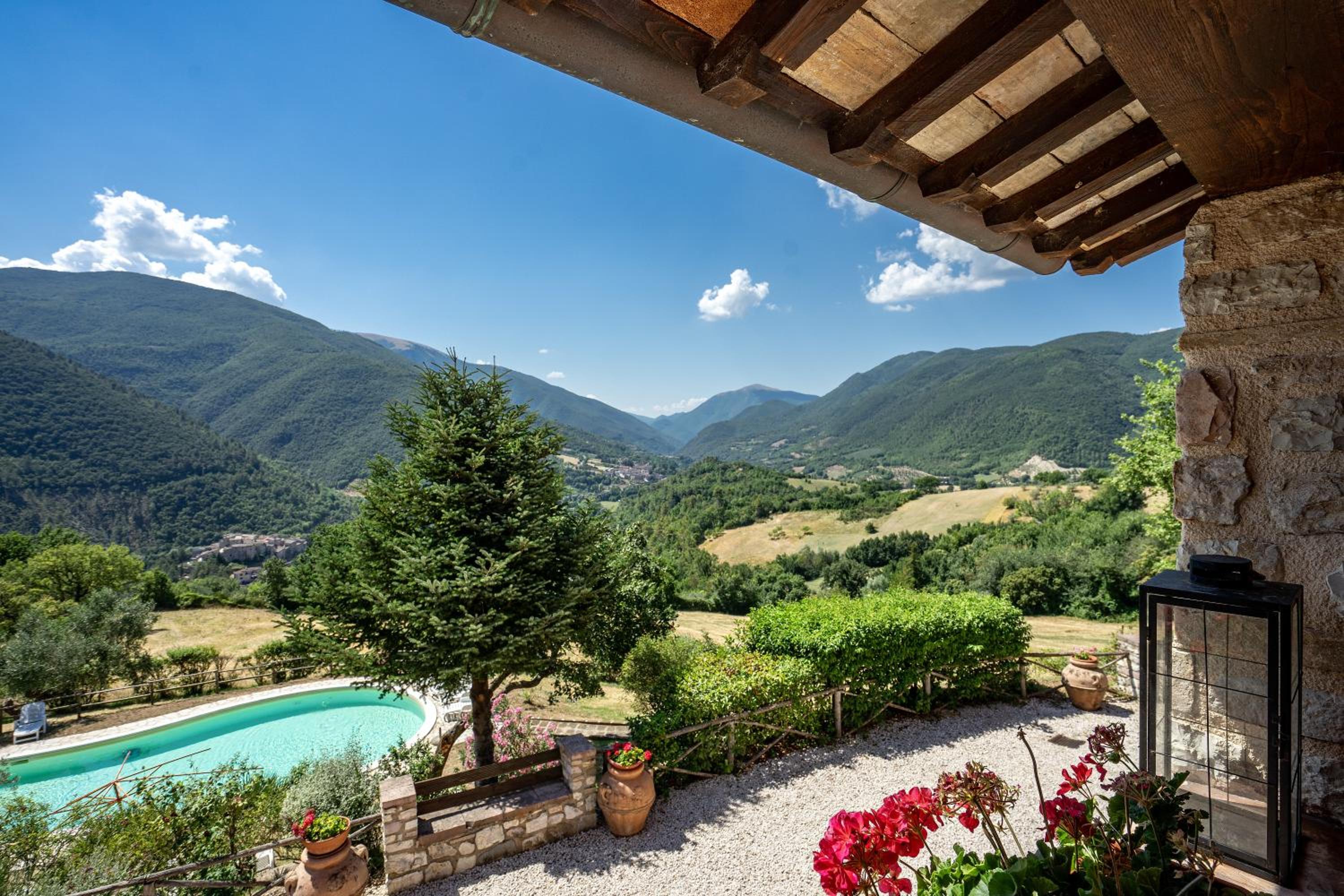 Casale Rosso - Castel San Felice view 3