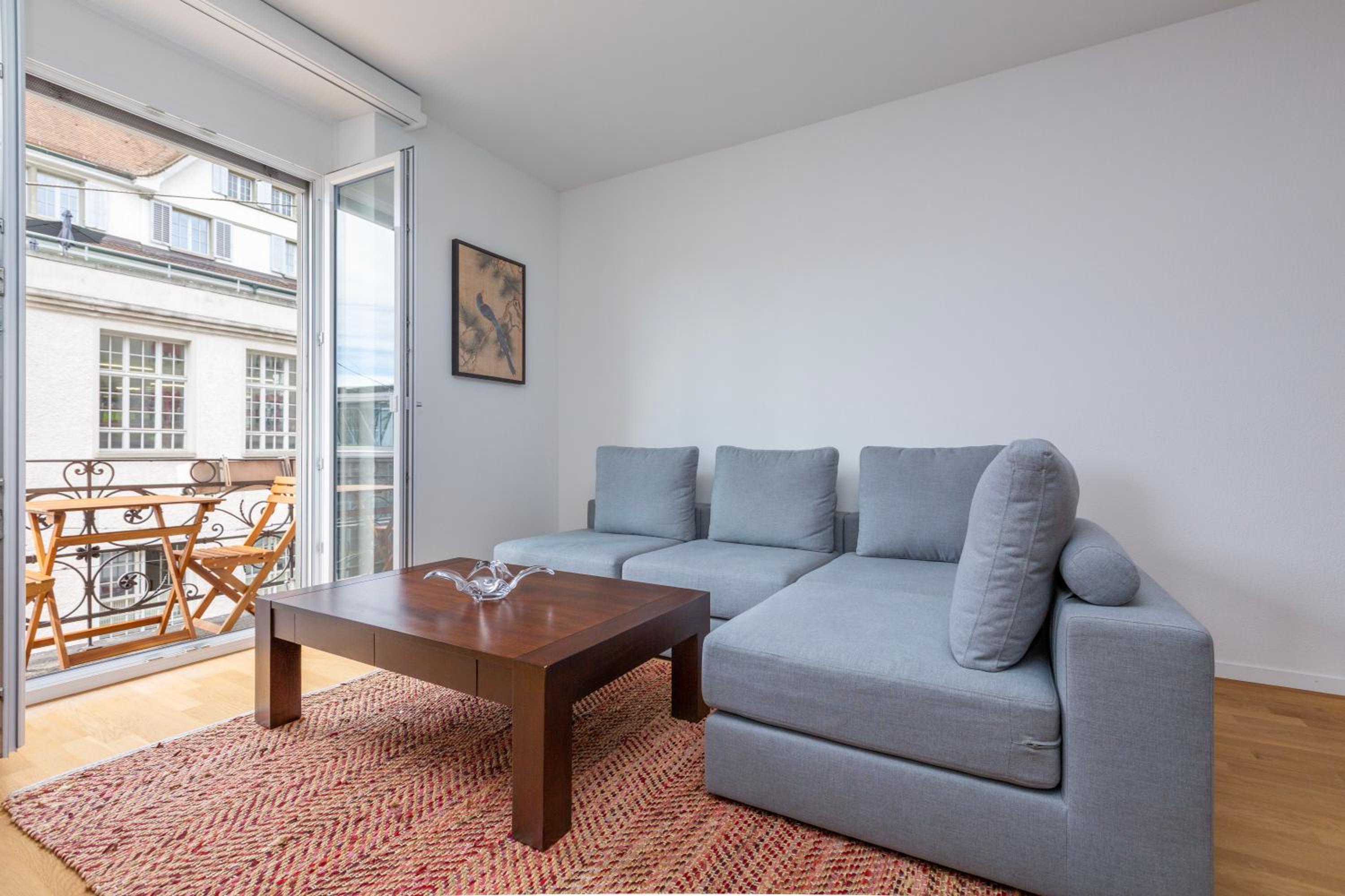 KAYA Zurich Apartment 3A - Downtown 2BR Apt with Balcony