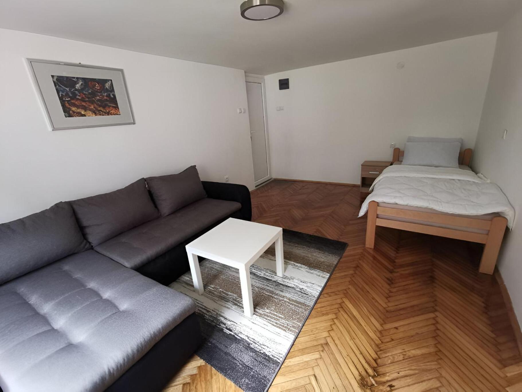Nov apartman u mirnoj ulici u centru Beograda