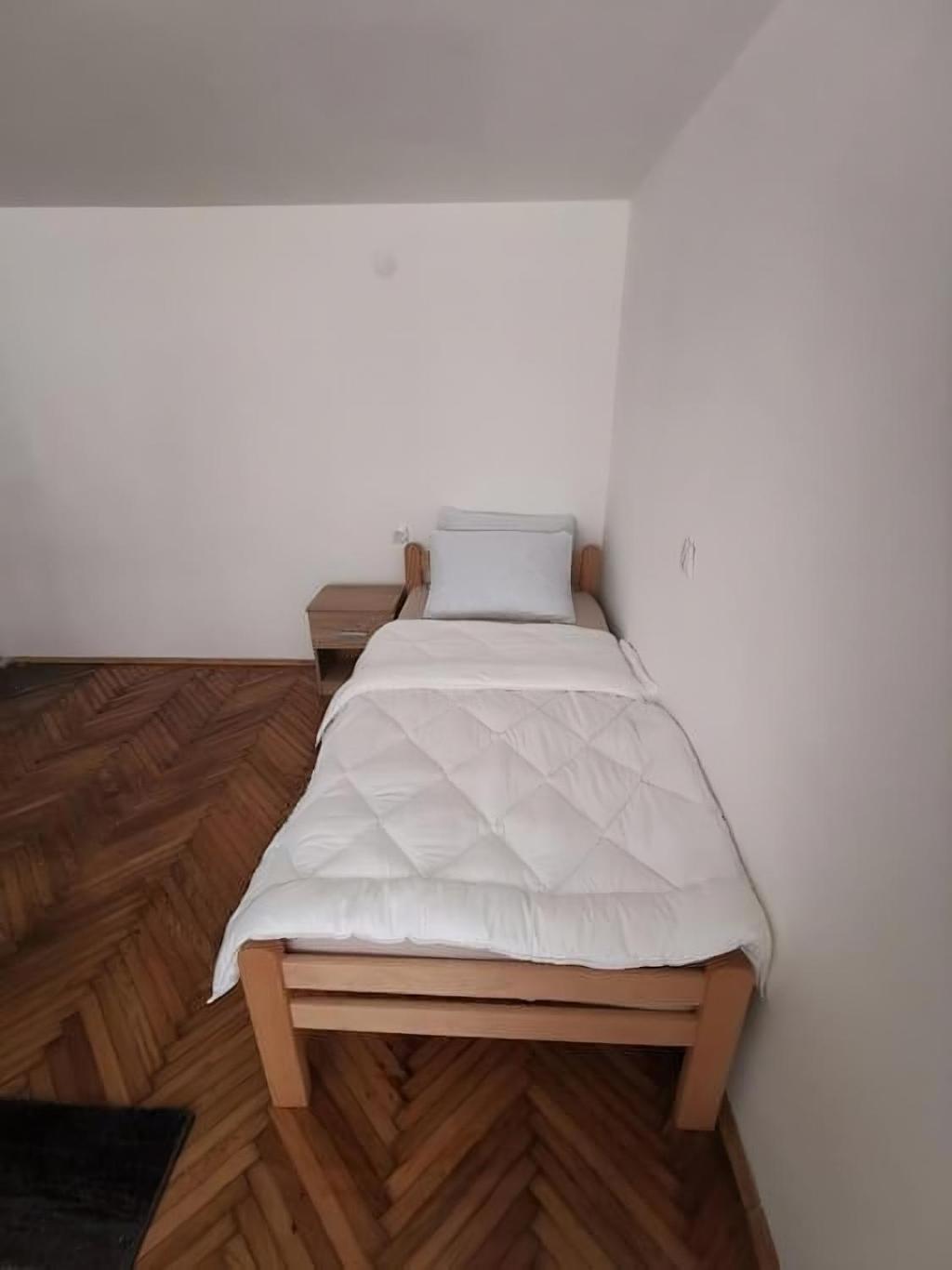 Nov apartman u mirnoj ulici u centru Beograda