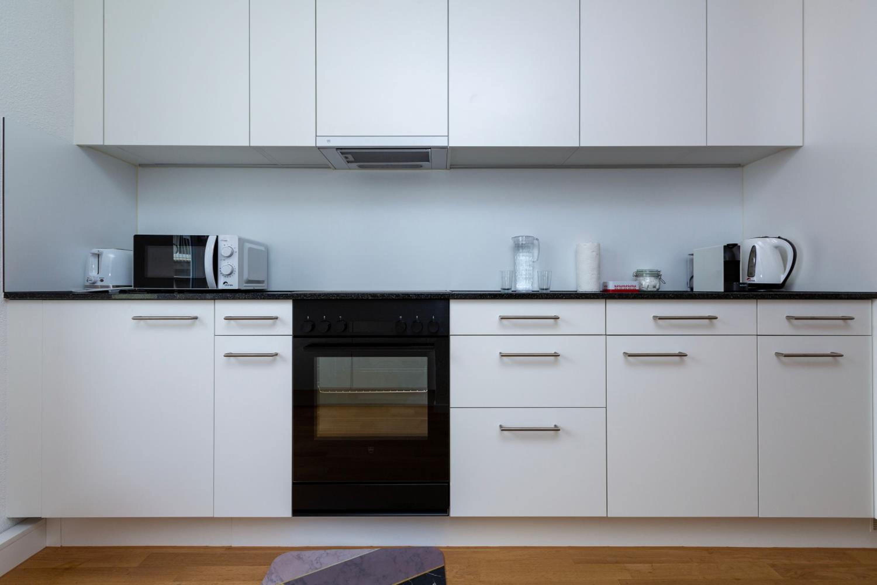 KAYA Zurich Apartment 3B - Downtown 2BR Deluxe Apt