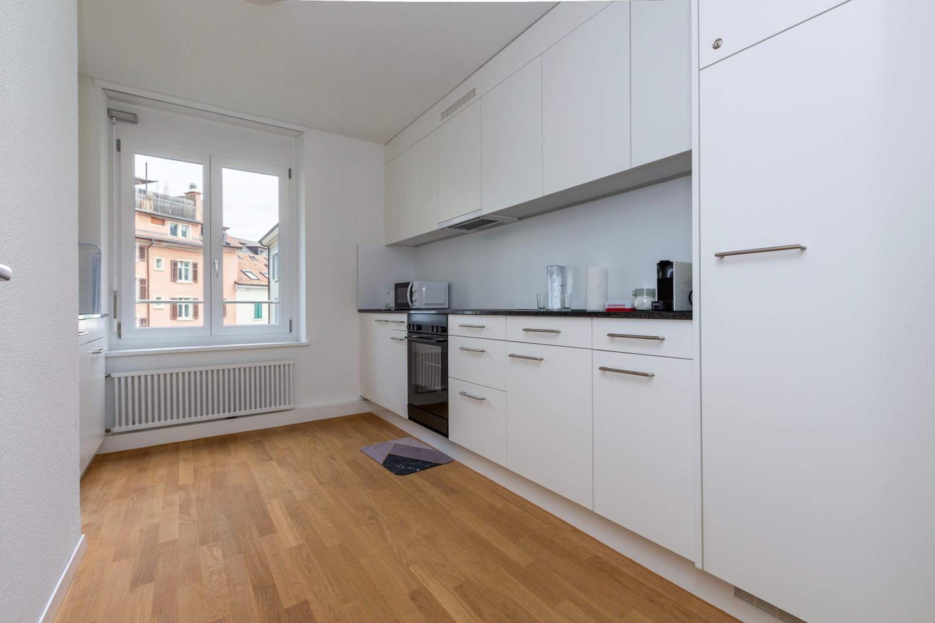 KAYA Zurich Apartment 3B - Downtown 2BR Deluxe Apt