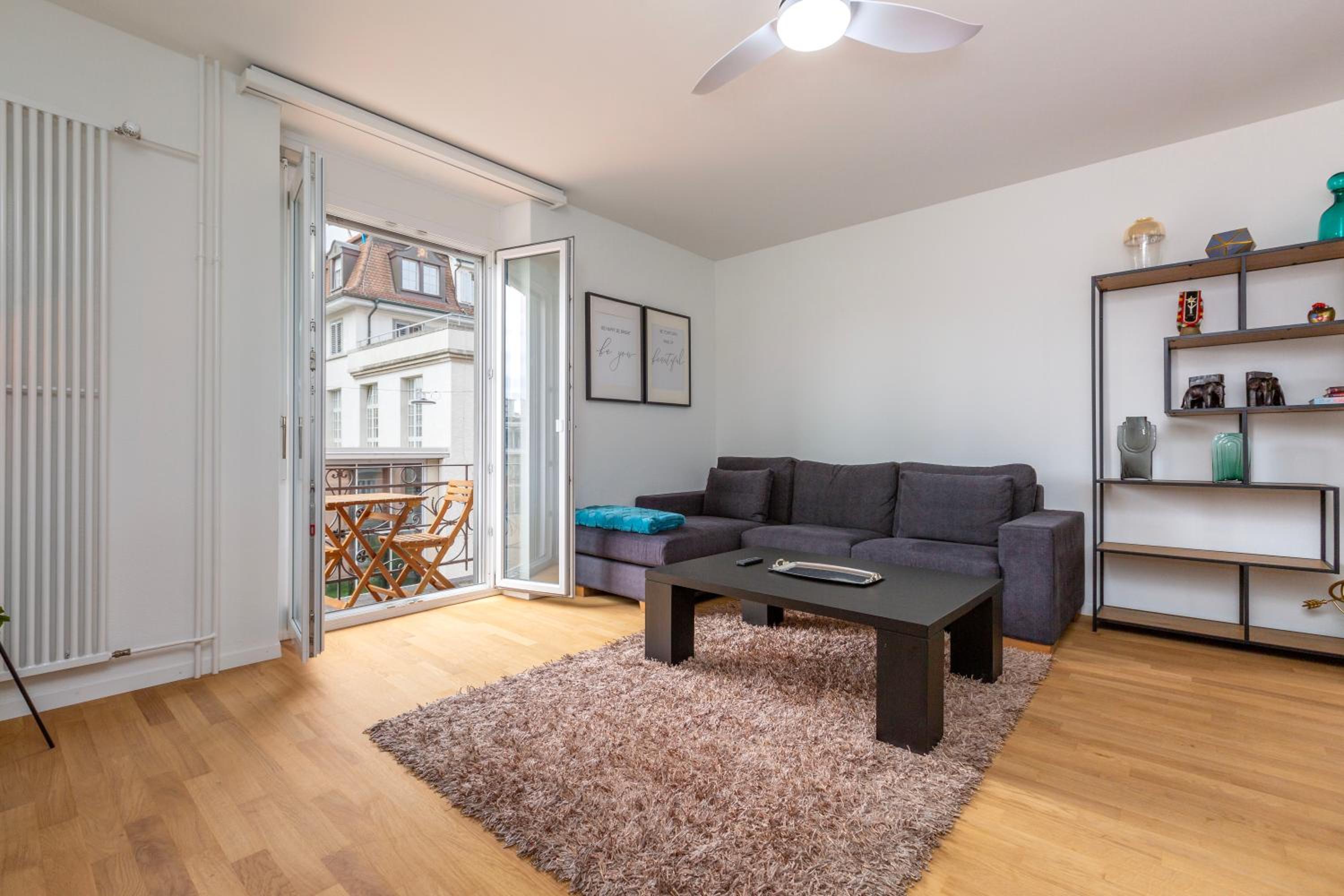 KAYA Zurich Apartment 3B - Downtown 2BR Deluxe Apt