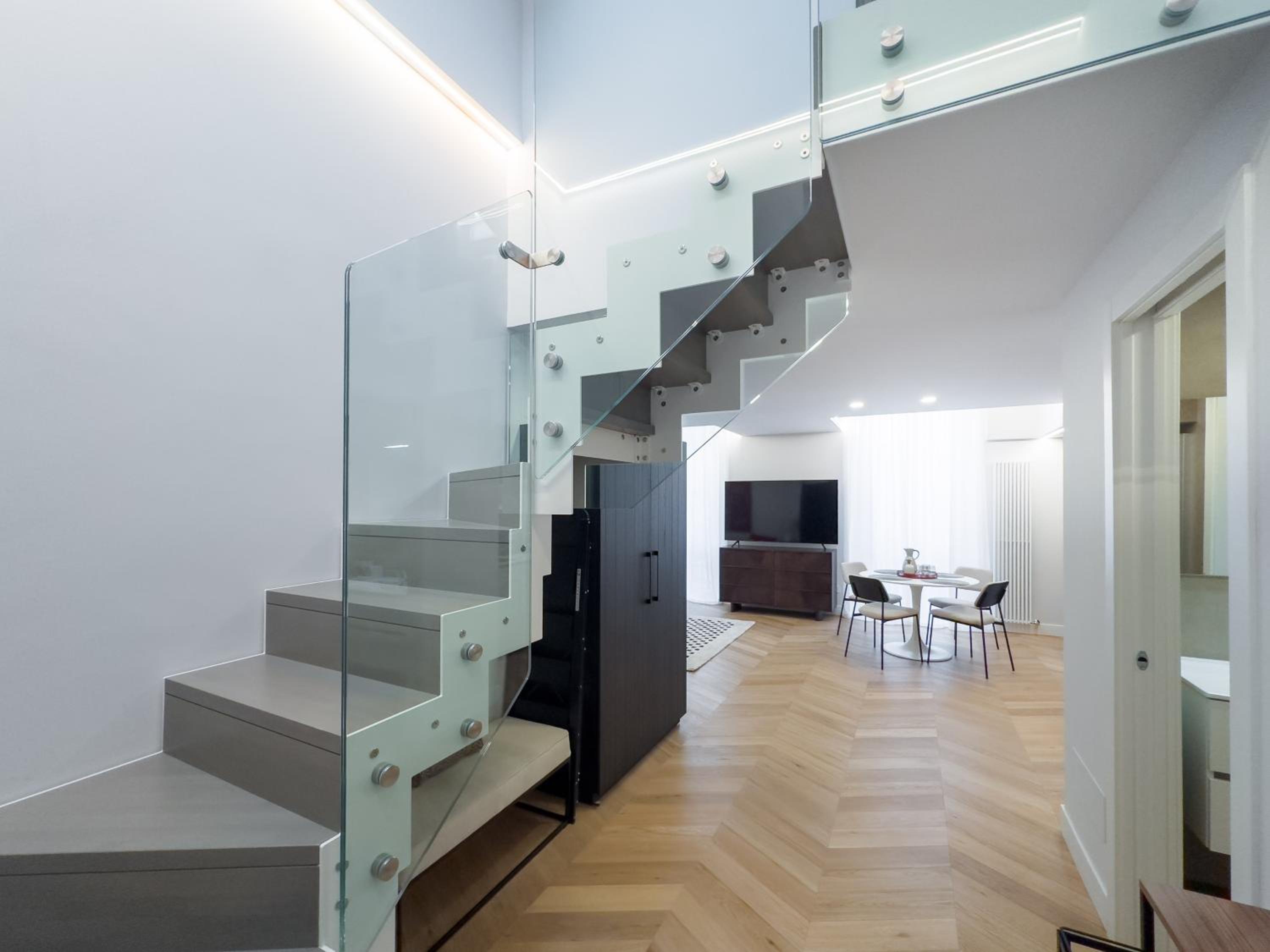 Design Suite on 2 Floors Via della Spiga