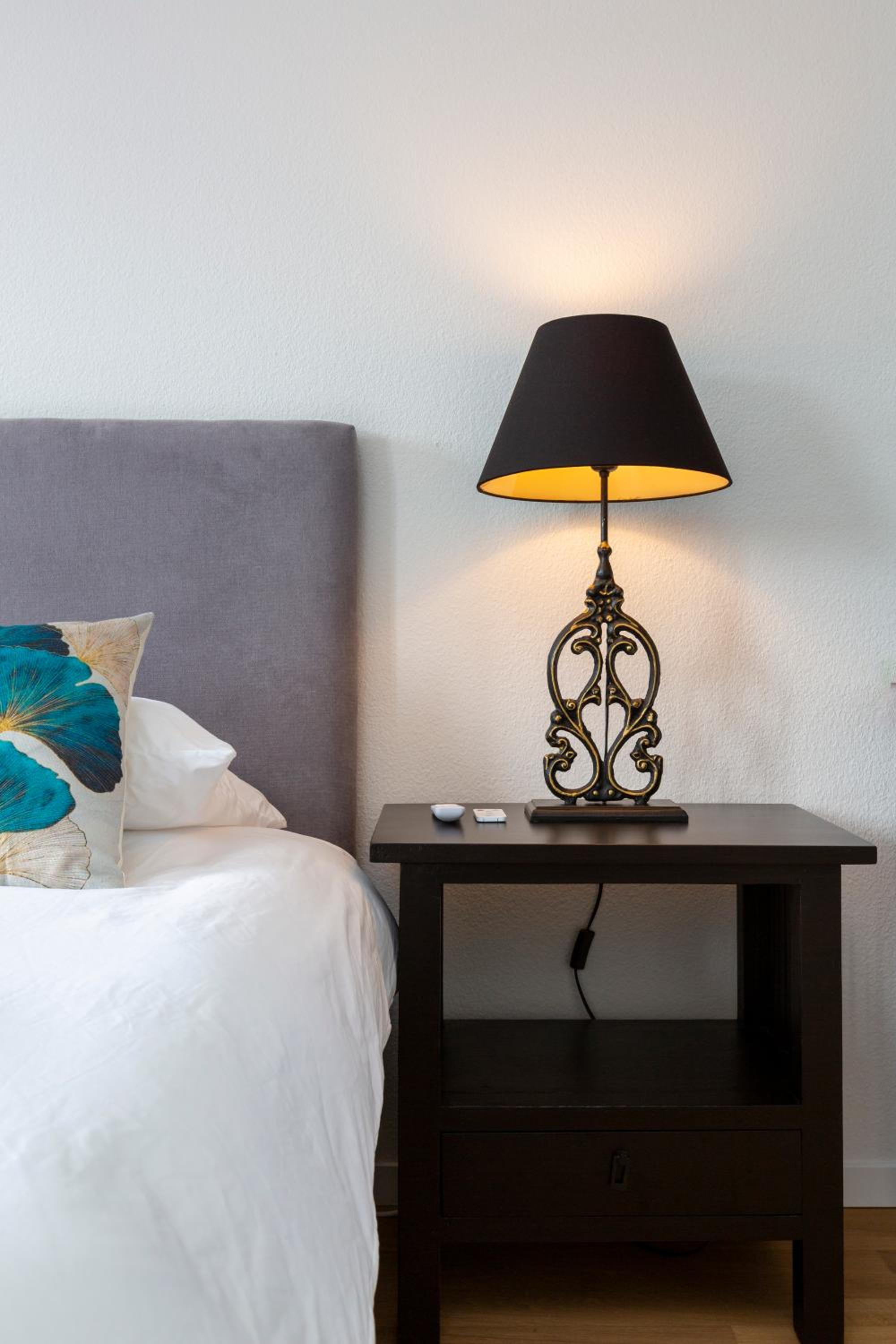 KAYA Zurich Apartment 3B - Downtown 2BR Deluxe Apt