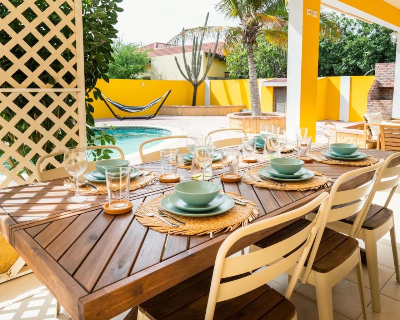 Casa Amarilla 9 mins from the beach
