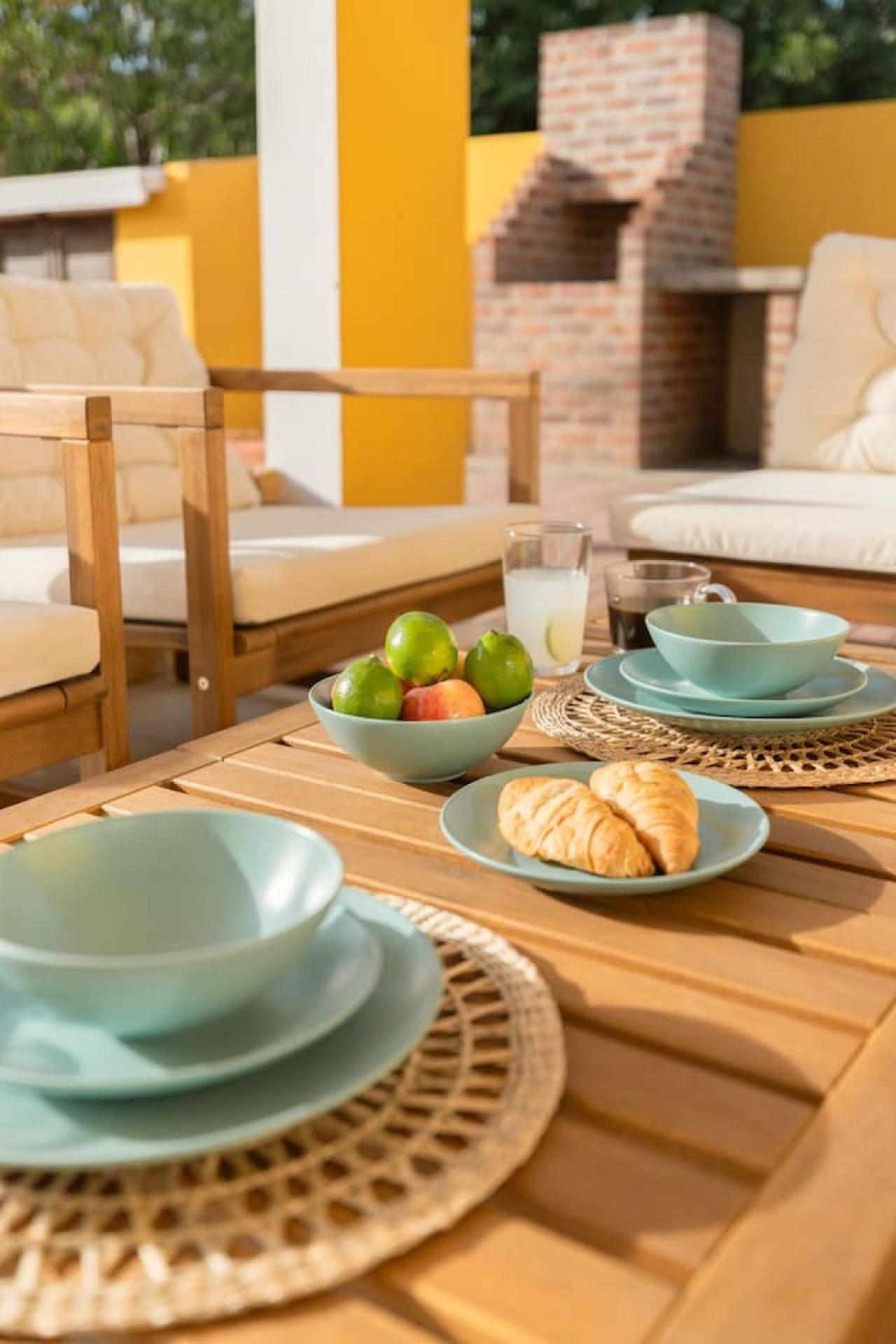 Casa Amarilla 9 mins from the beach