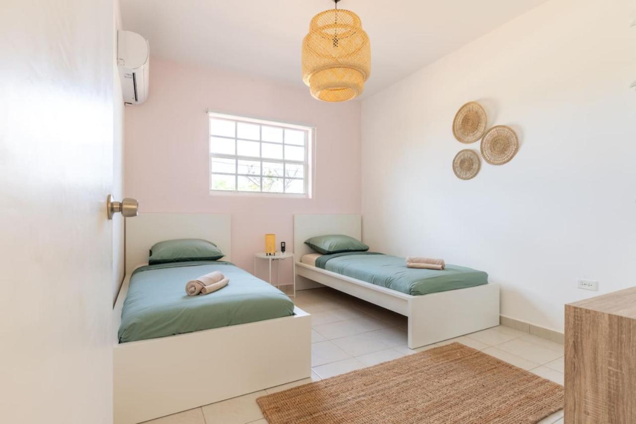 Casa Amarilla 9 mins from the beach