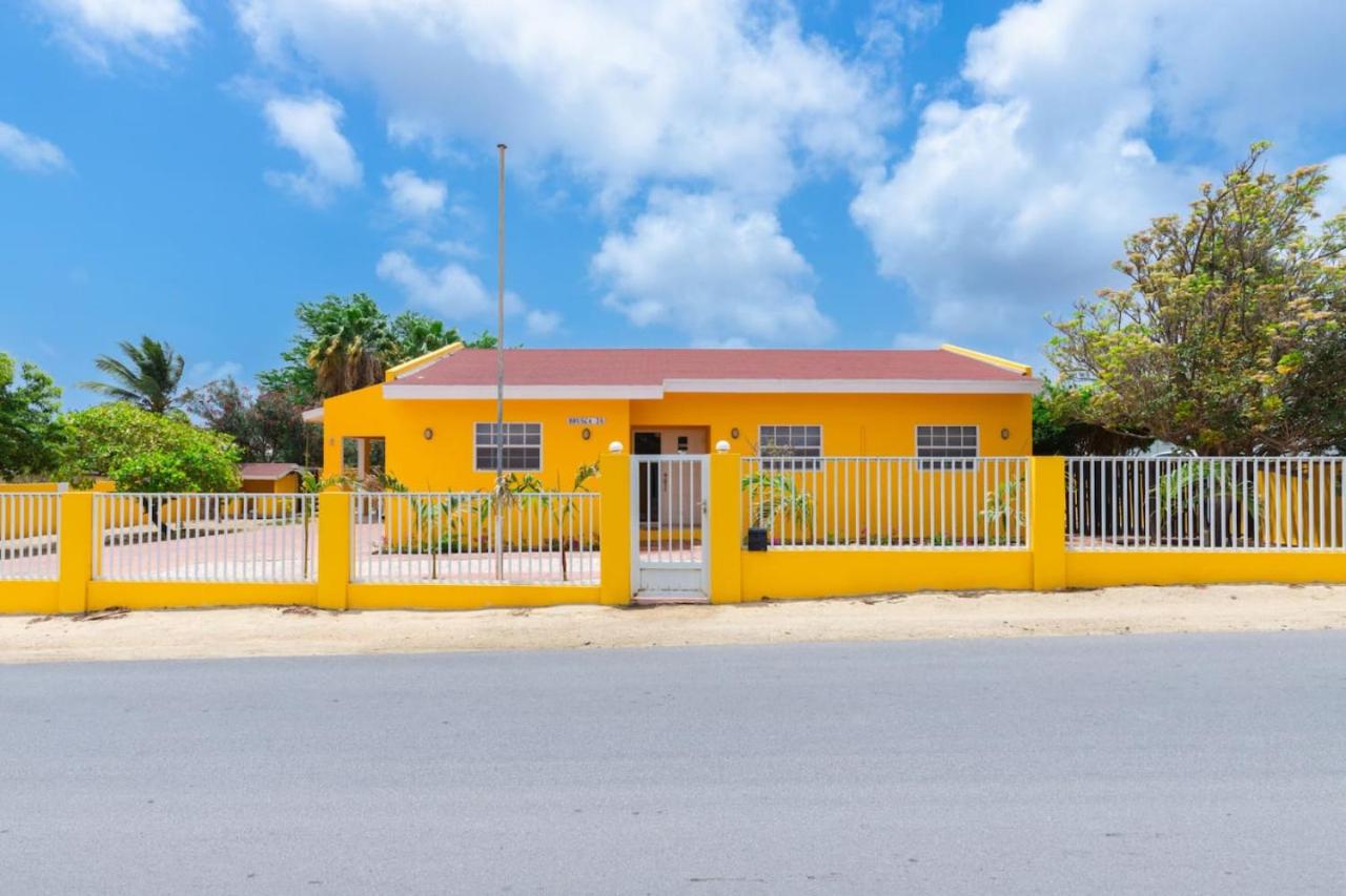 Casa Amarilla 9 mins from the beach