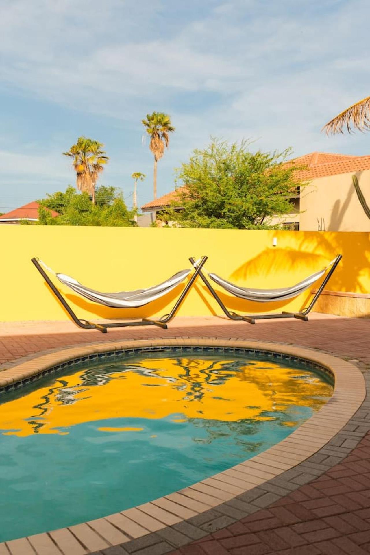 Casa Amarilla 9 mins from the beach