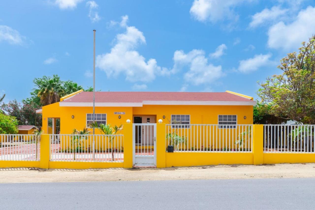 Casa Amarilla 9 mins from the beach