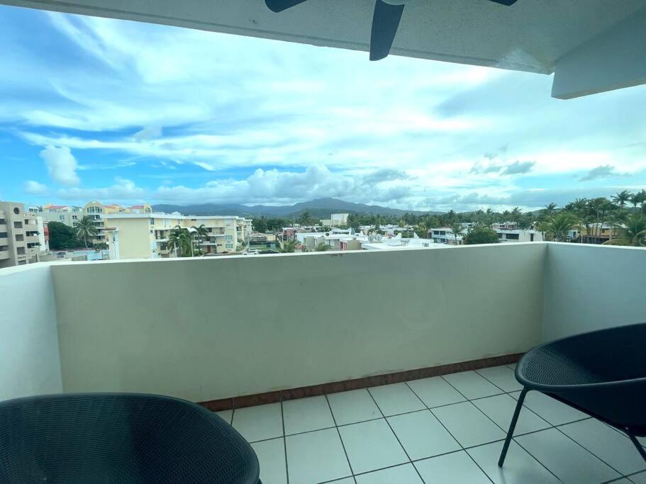 Lovely 2 bedroom condo 2min walking to the beach