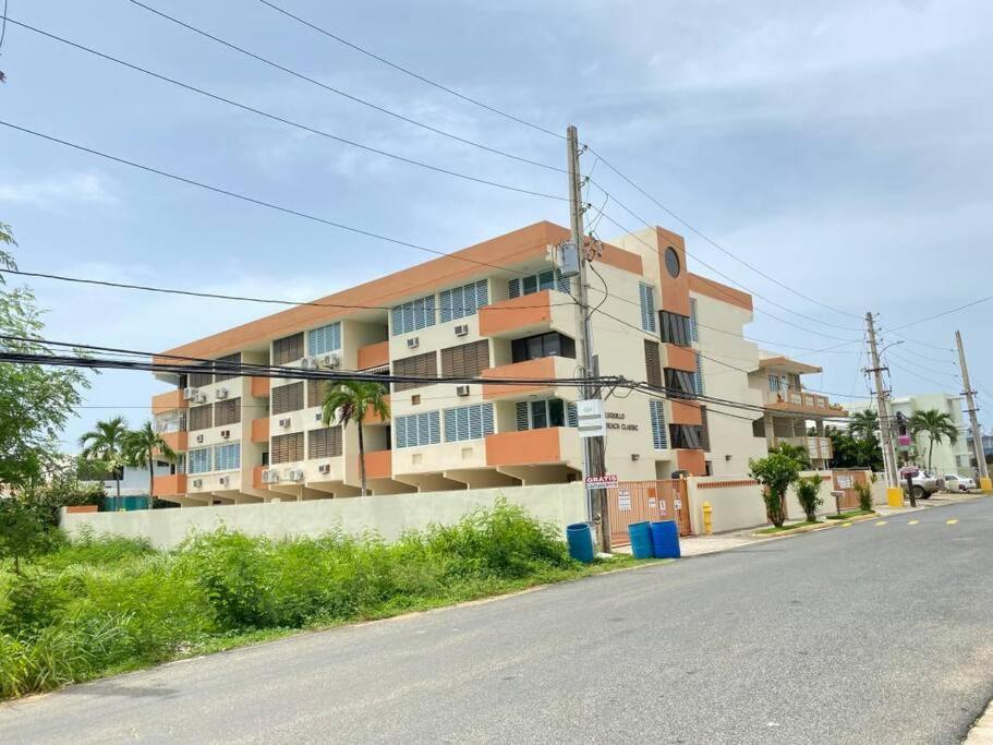 Lovely 2 bedroom condo 2min walking to the beach
