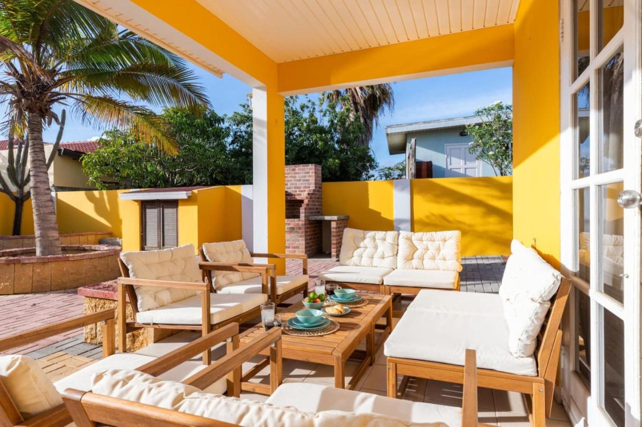 Casa Amarilla 9 mins from the beach
