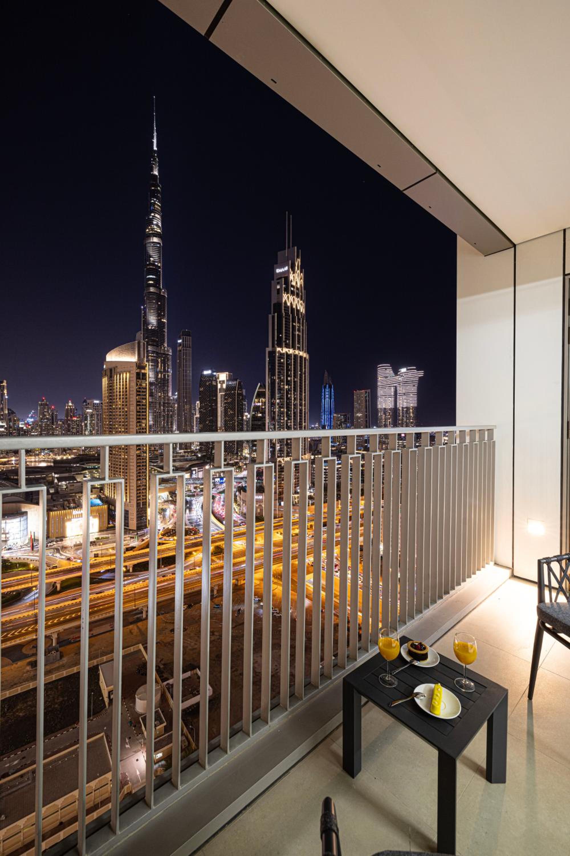 Stunning Two-Bedroom Apartment with Skyline View & walk to Dubai Mall by TerraHome