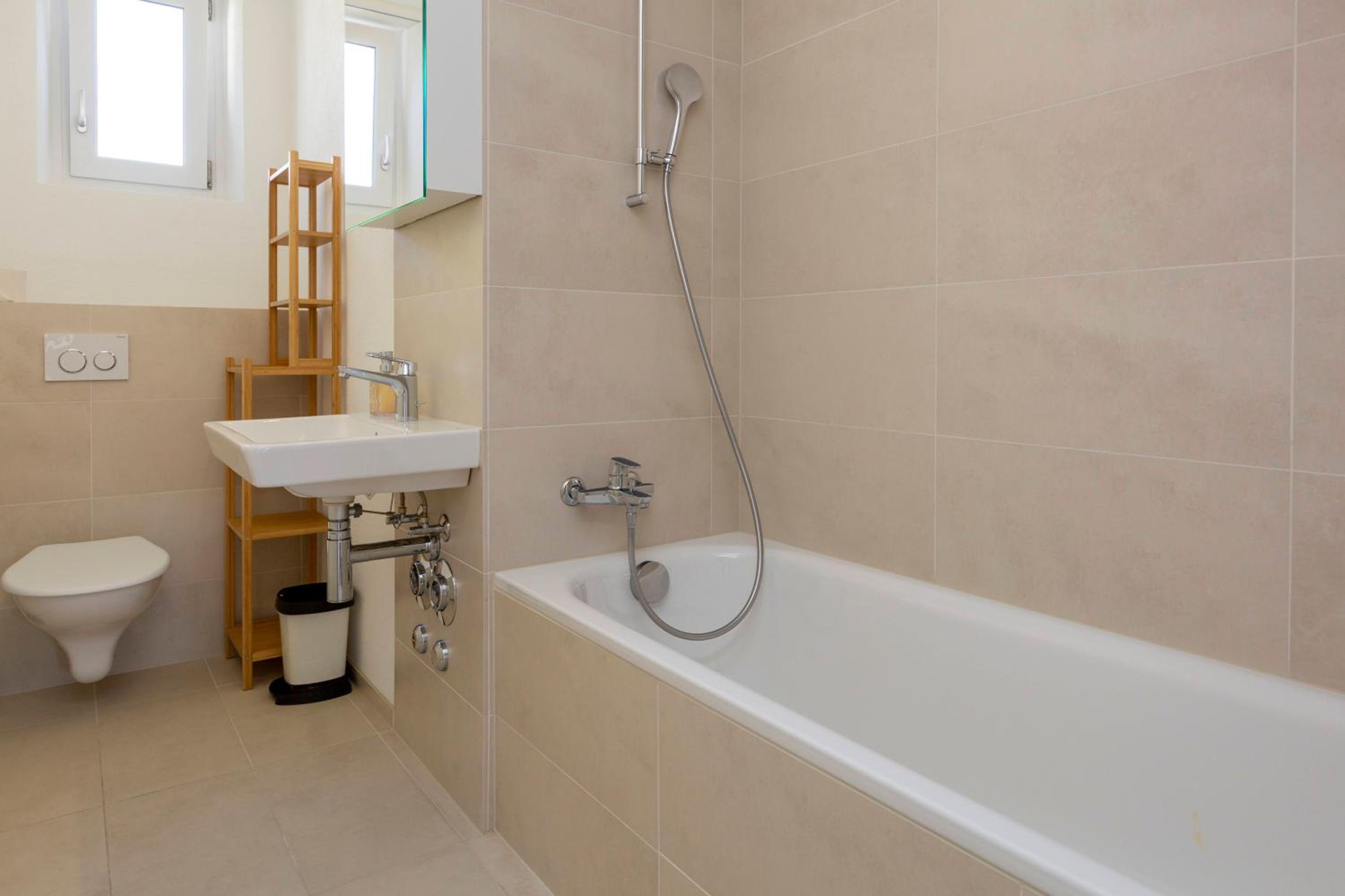 KAYA Zurich Apartment 4B - Downtown 2BR Deluxe Apt