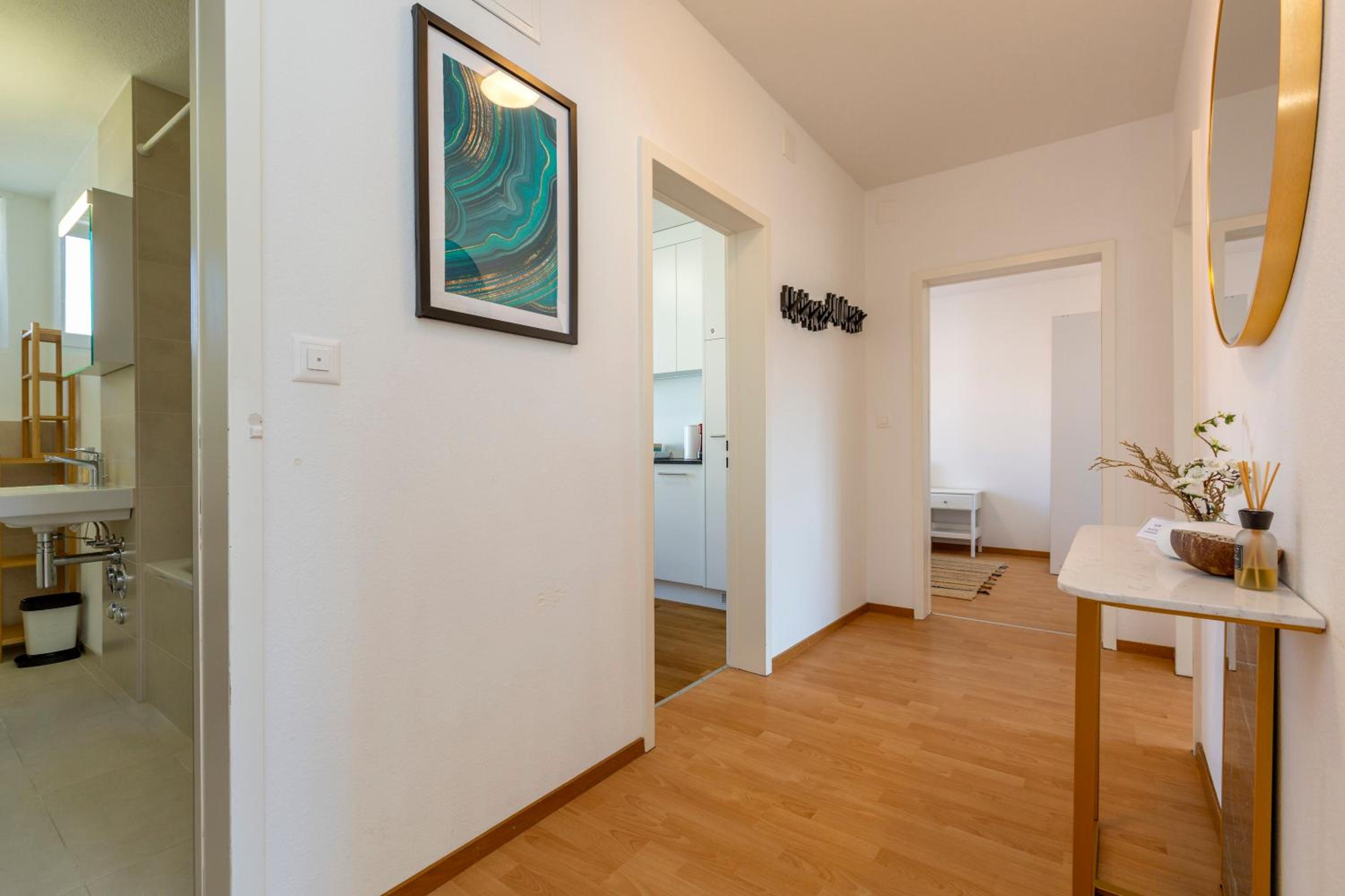KAYA Zurich Apartment 4B - Downtown 2BR Deluxe Apt