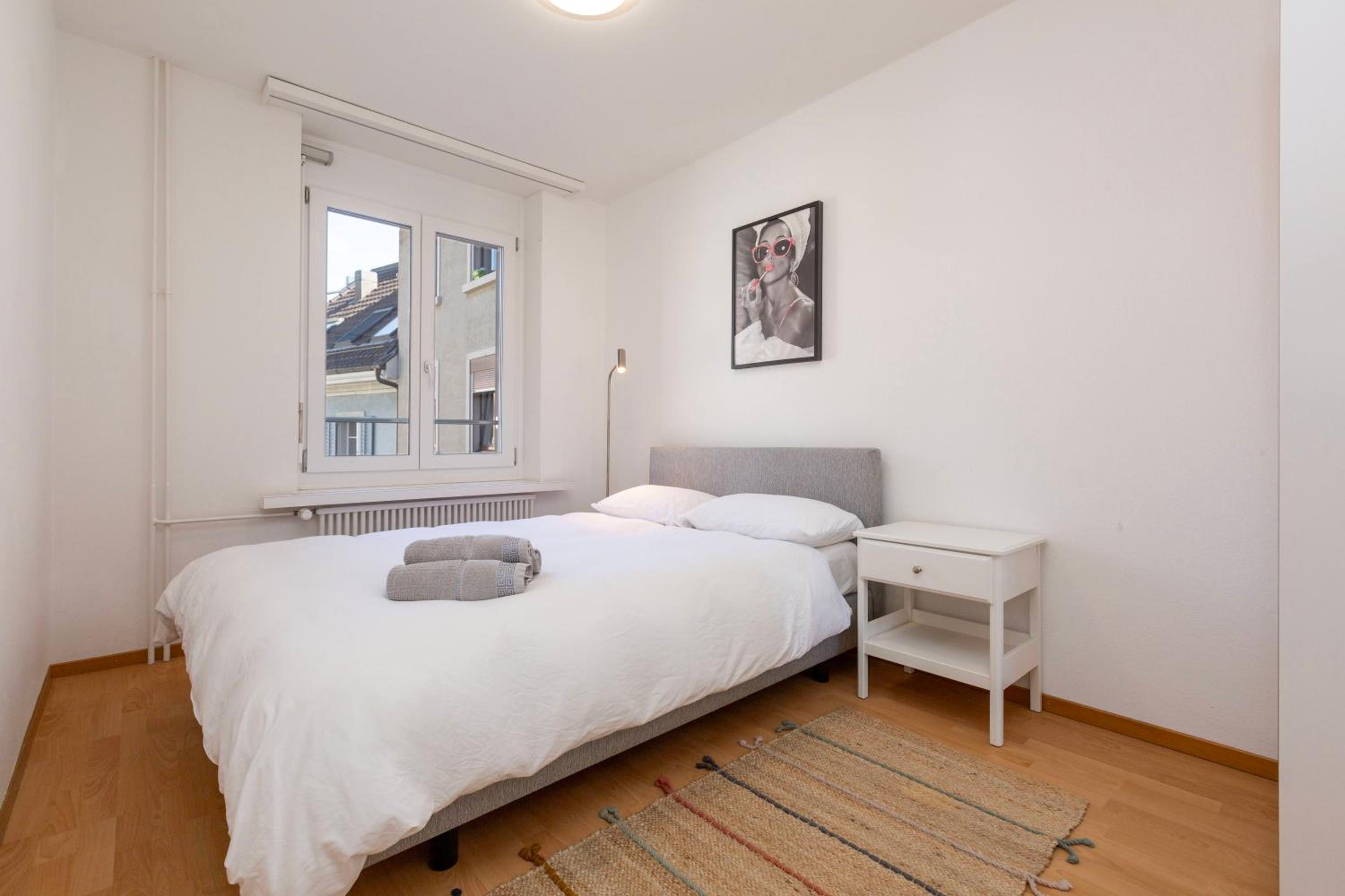 KAYA Zurich Apartment 4B - Downtown 2BR Deluxe Apt