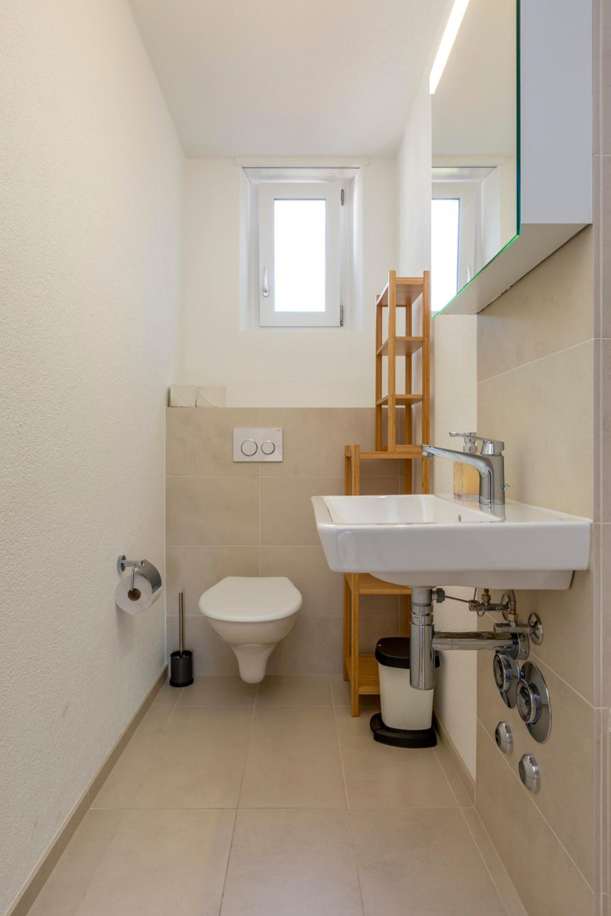 KAYA Zurich Apartment 4B - Downtown 2BR Deluxe Apt