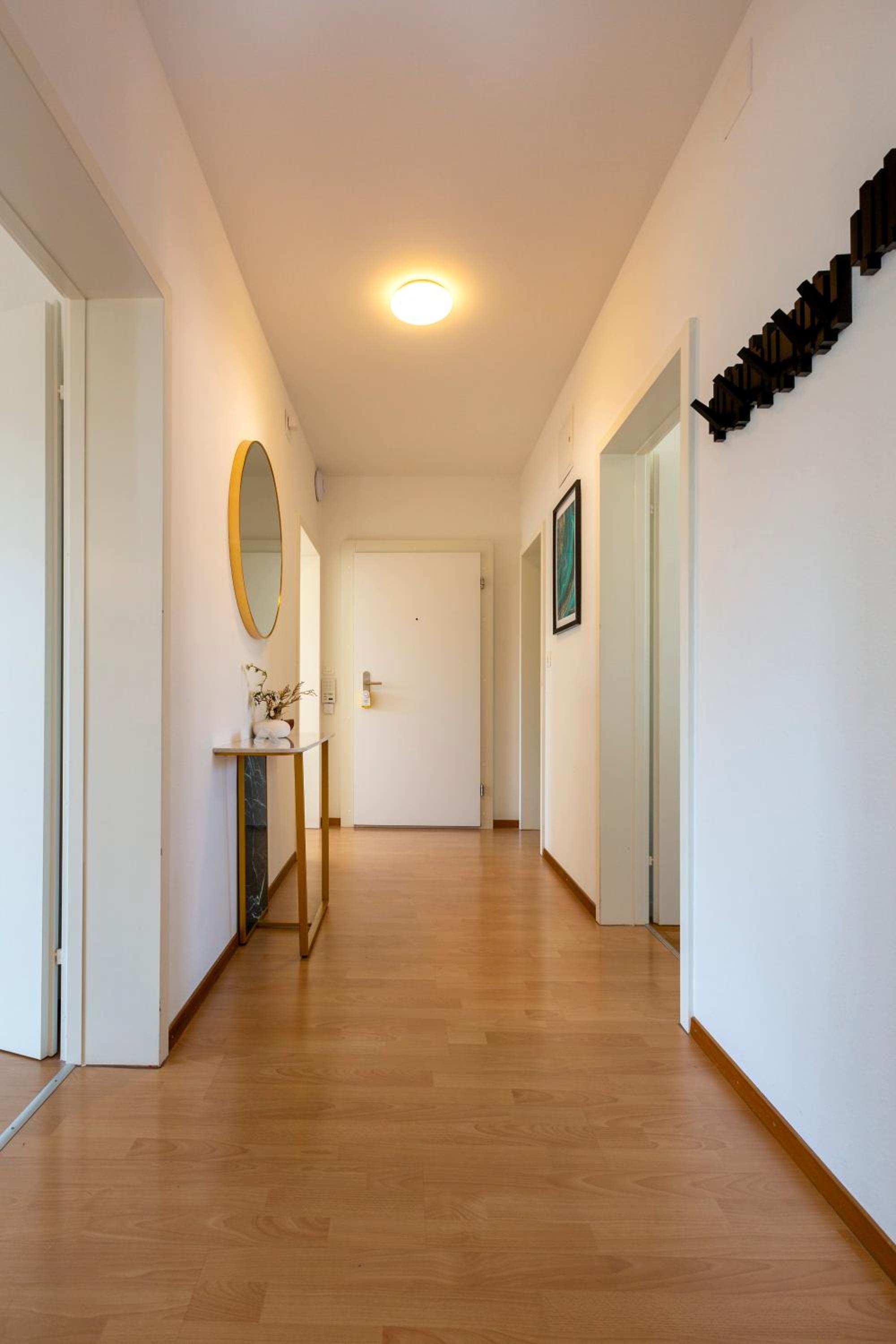 KAYA Zurich Apartment 4B - Downtown 2BR Deluxe Apt