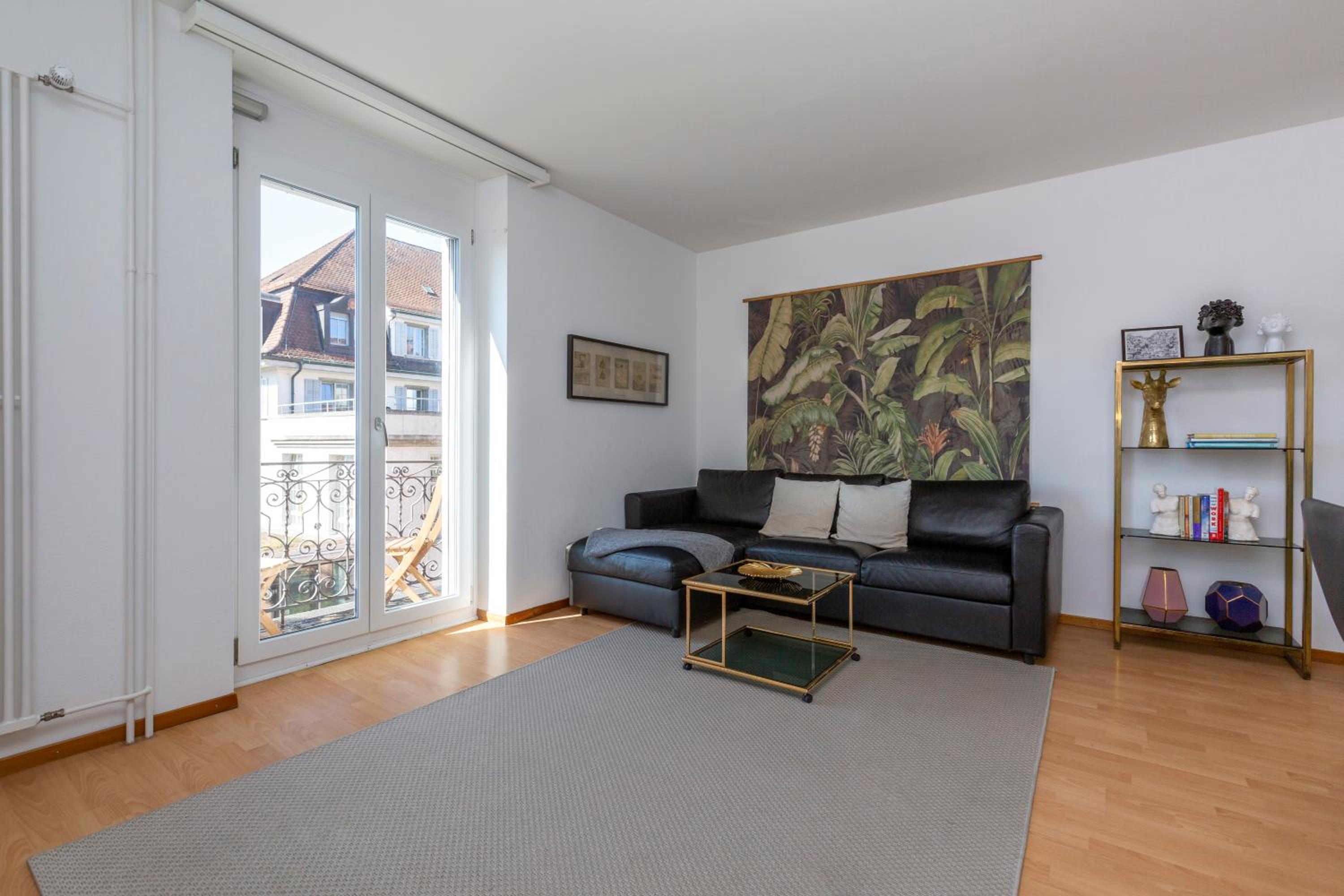 KAYA Zurich Apartment 4B - Downtown 2BR Deluxe Apt