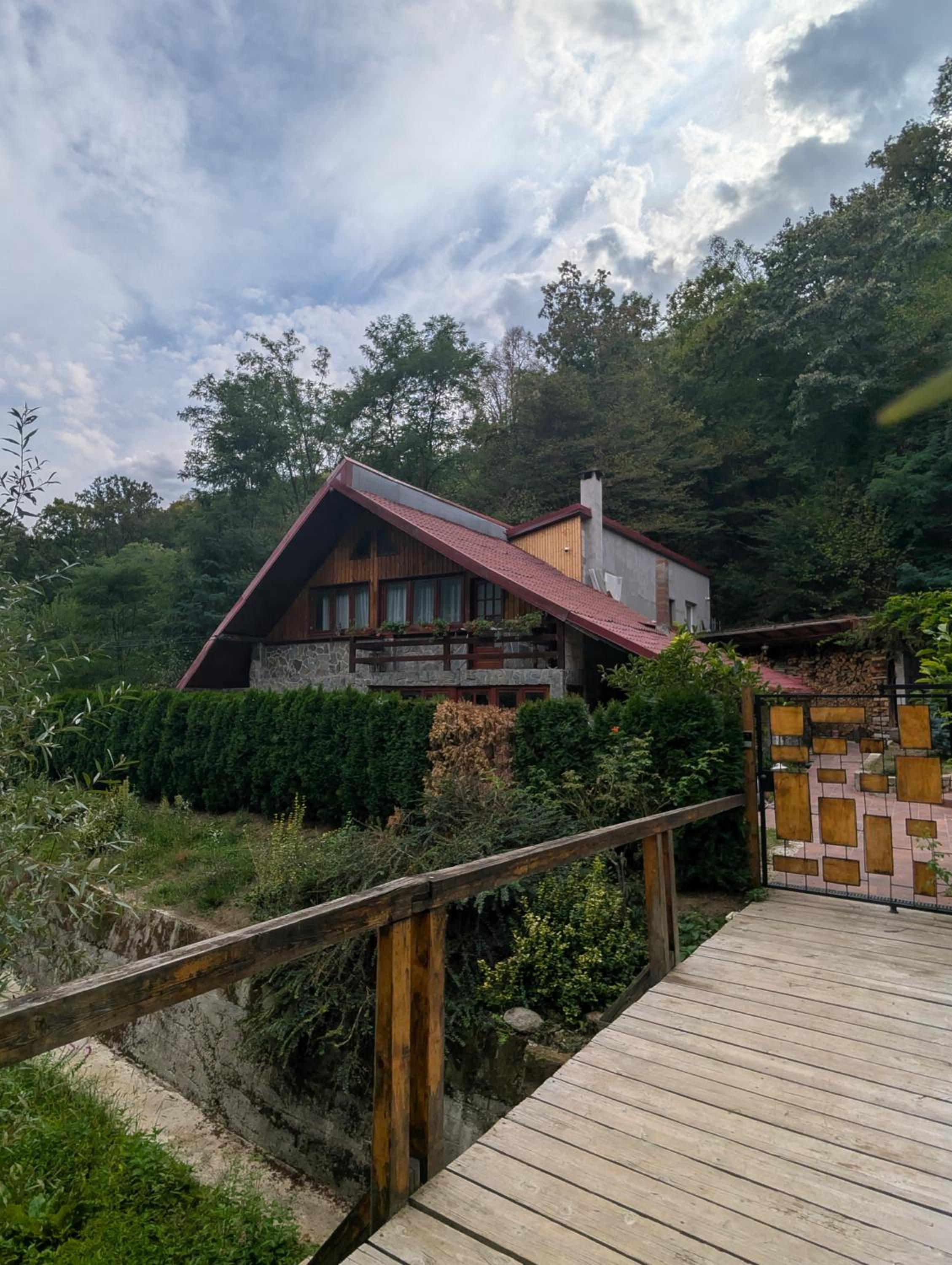 Hotel Casa din padure - Image 1