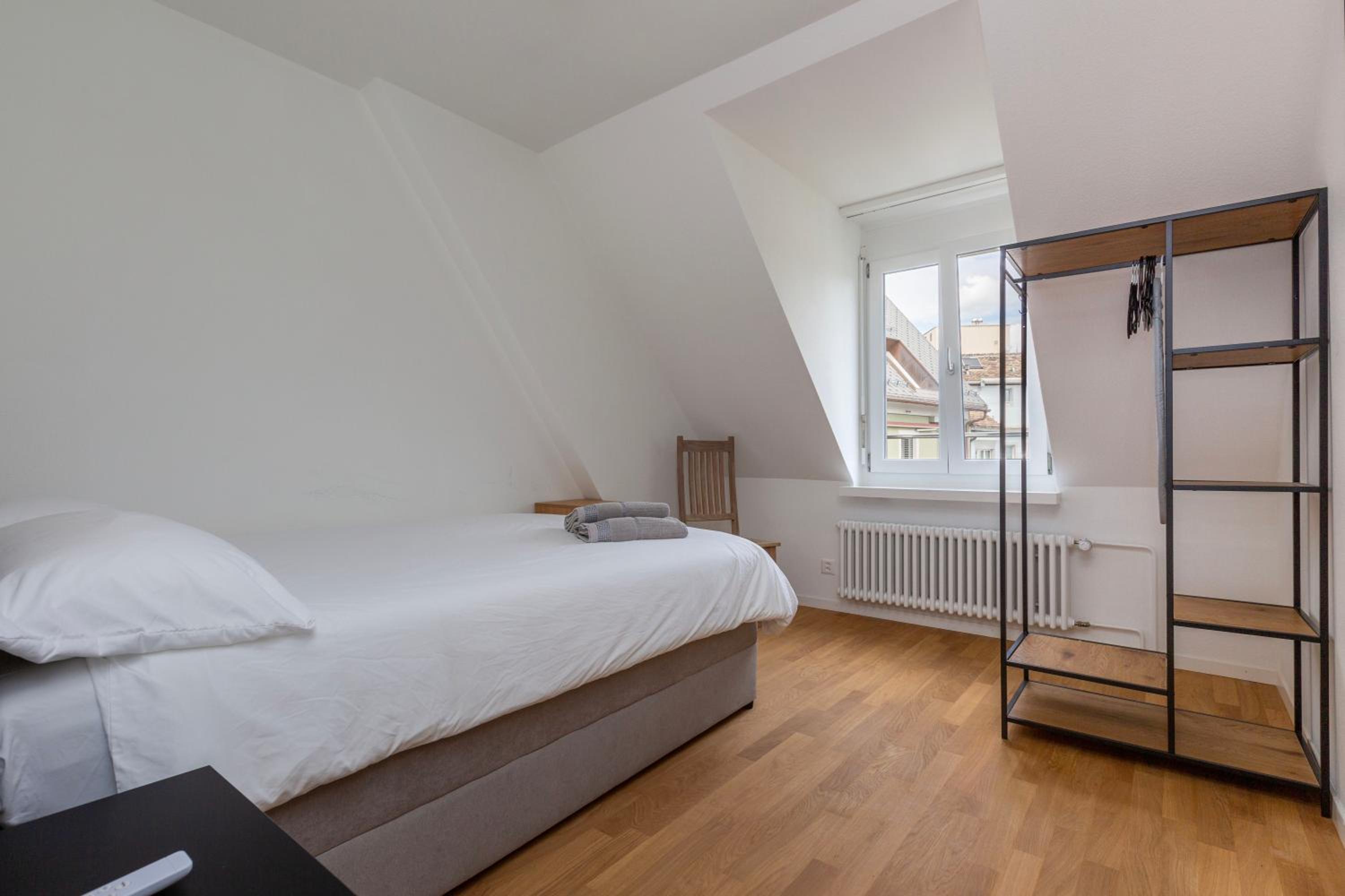 KAYA Zurich Apartment 5A - Downtown 2-BR Deluxe Loft Apt