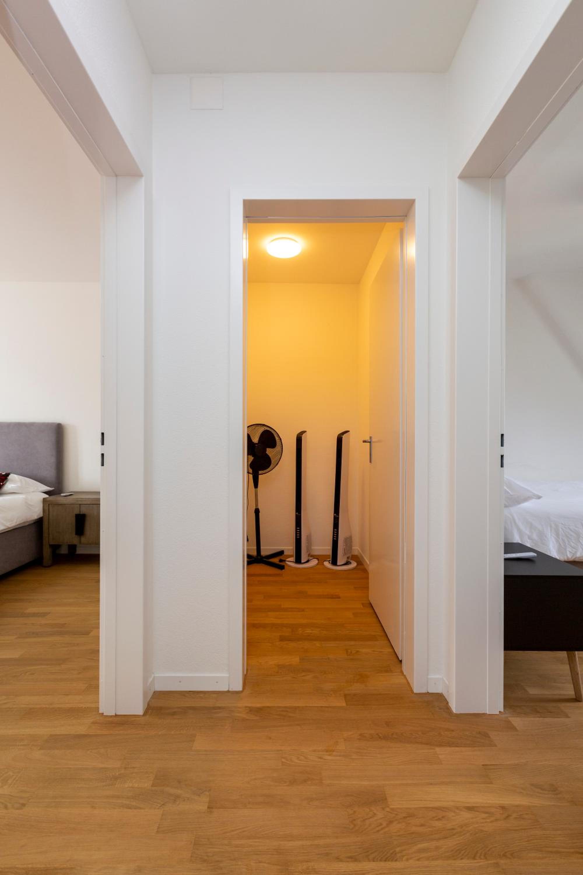 KAYA Zurich Apartment 5A - Downtown 2-BR Deluxe Loft Apt