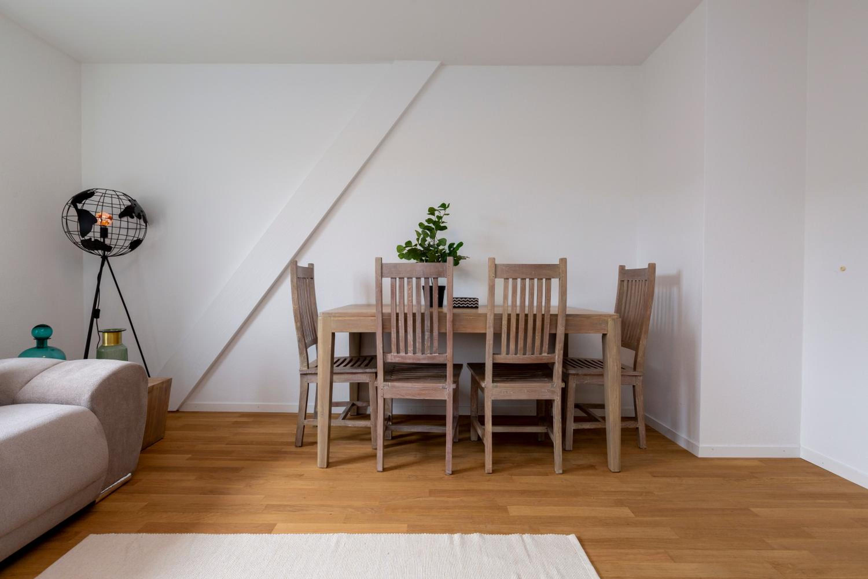 KAYA Zurich Apartment 5A - Downtown 2-BR Deluxe Loft Apt