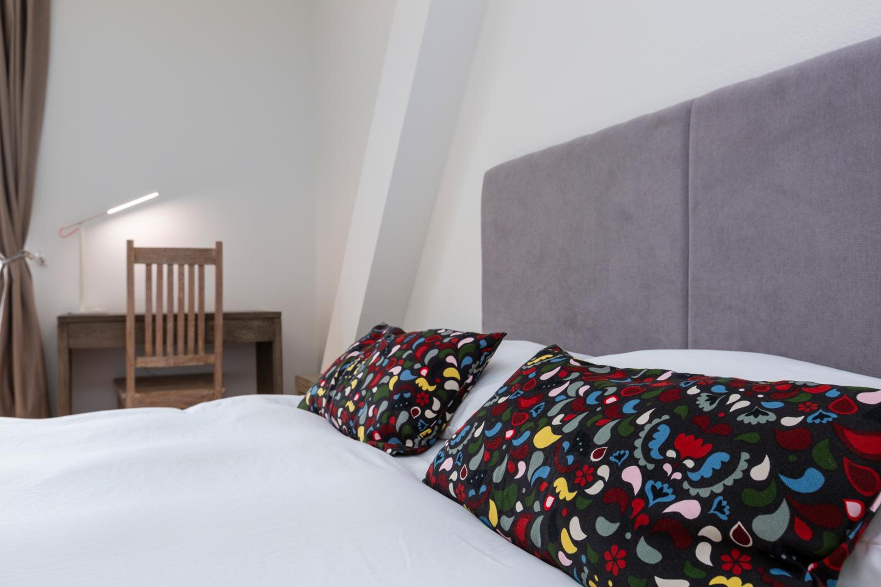 KAYA Zurich Apartment 5A - Downtown 2-BR Deluxe Loft Apt