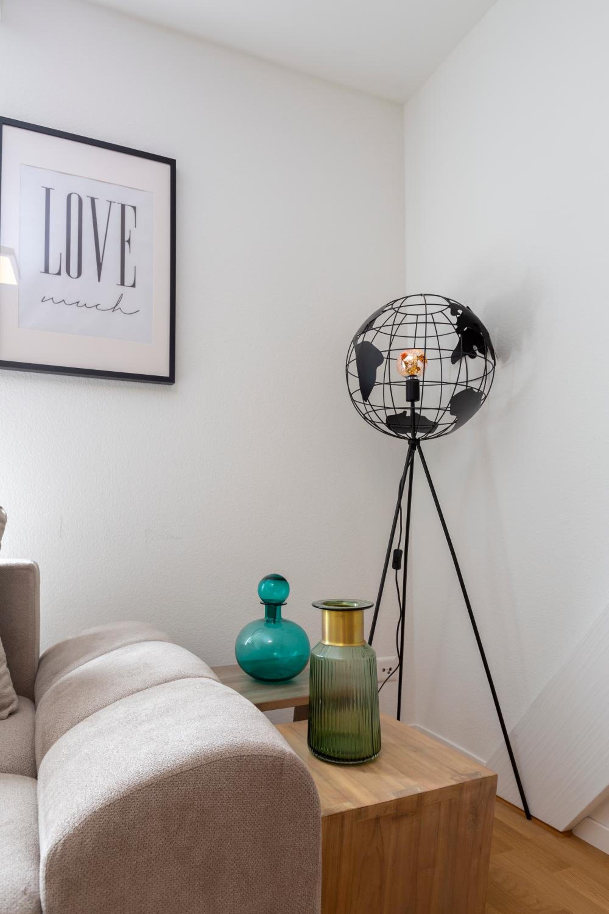 KAYA Zurich Apartment 5A - Downtown 2-BR Deluxe Loft Apt