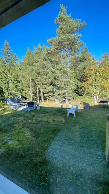 Keltainen talo - tilava huvila lähellä Saloa