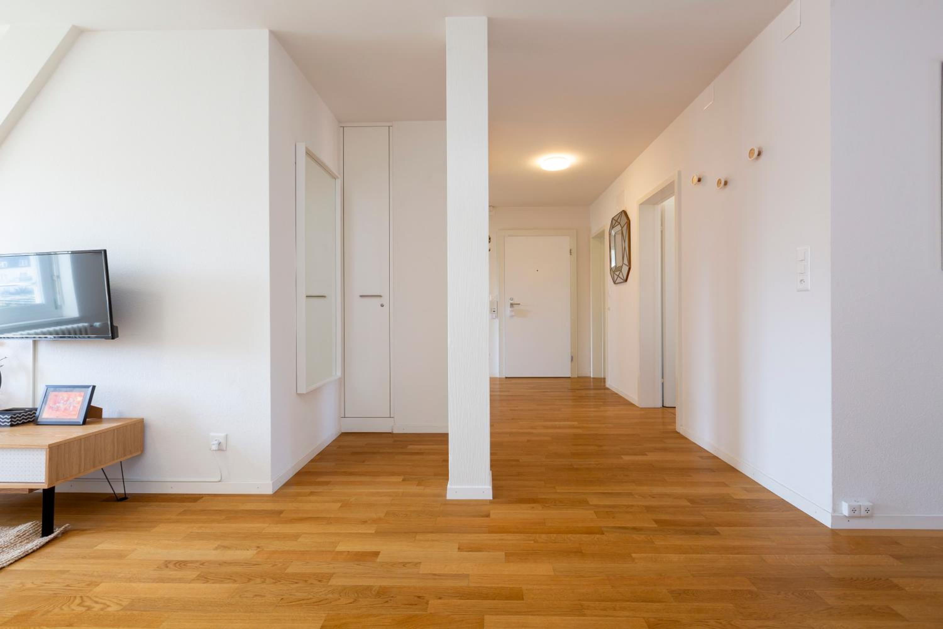 KAYA Zurich Apartment 5B - Downtown 2BR Deluxe Loft Apt