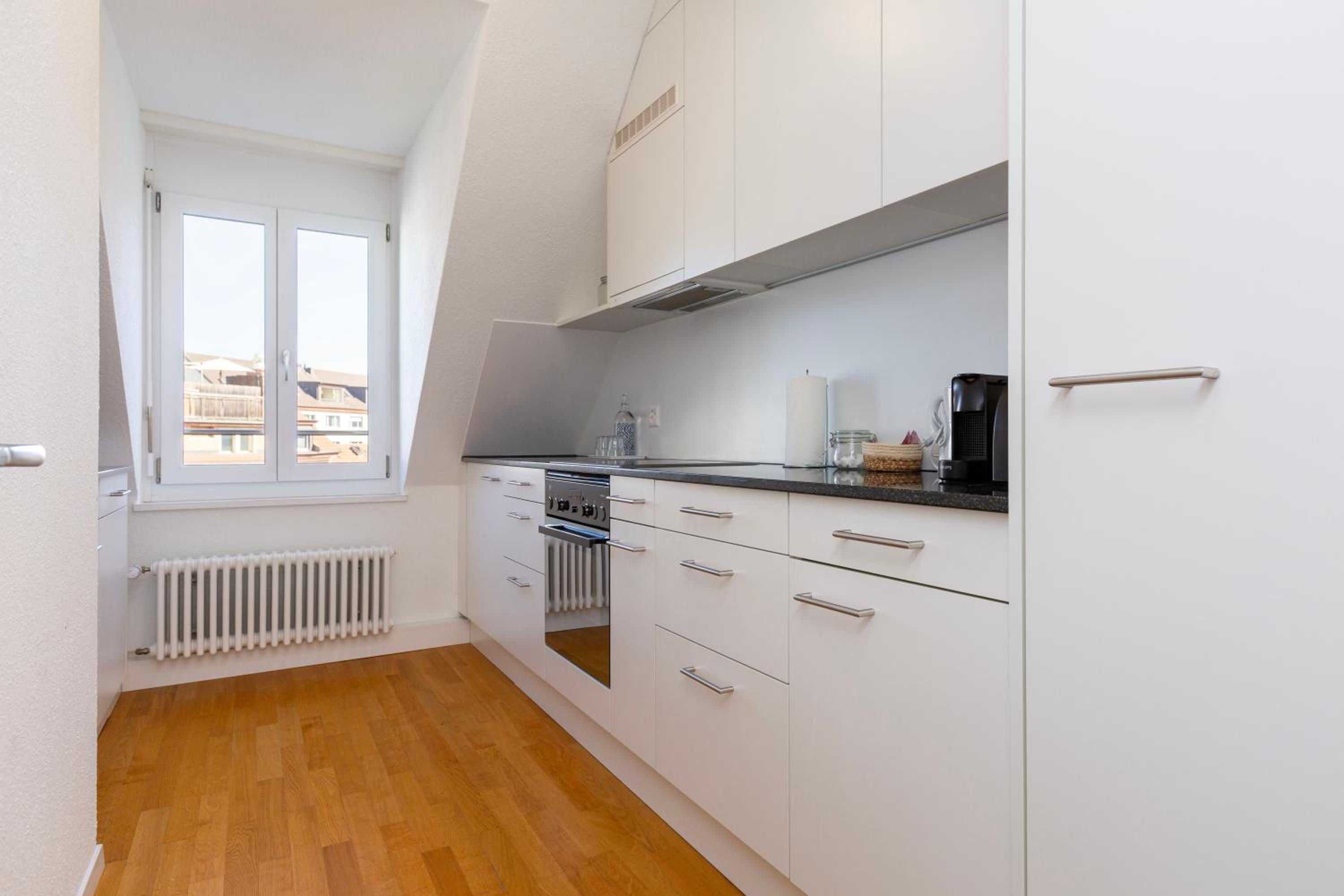 KAYA Zurich Apartment 5B - Downtown 2BR Deluxe Loft Apt
