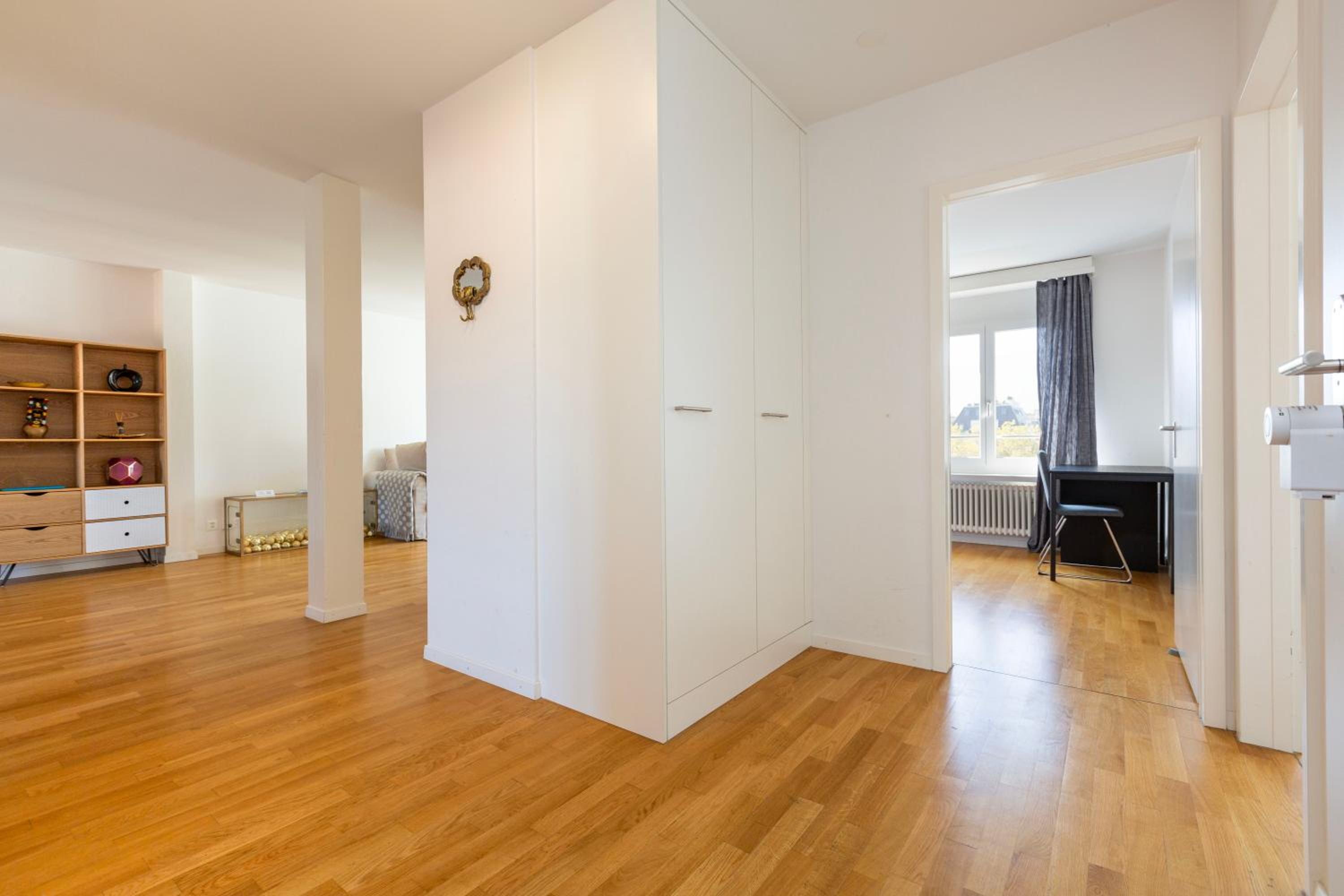 KAYA Zurich Apartment 5B - Downtown 2BR Deluxe Loft Apt