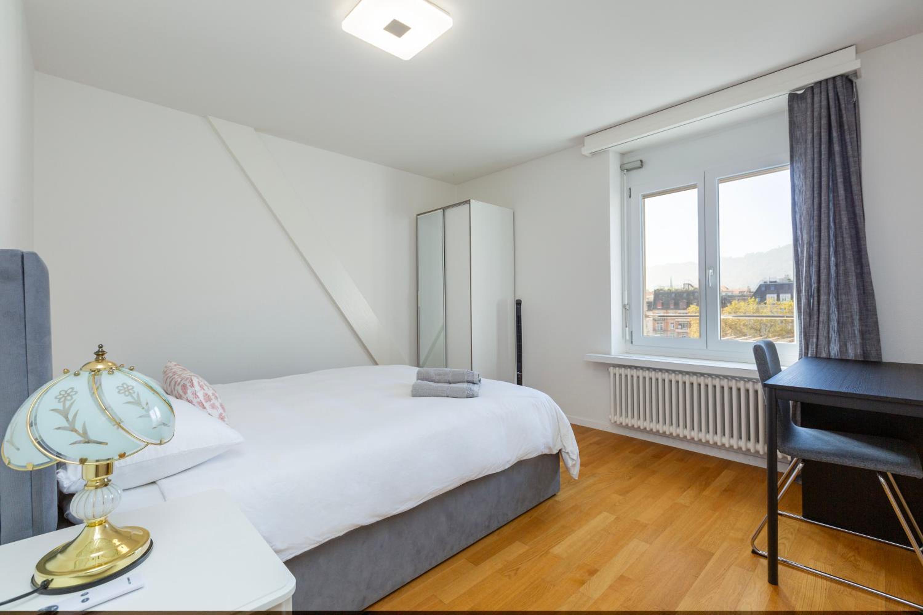 KAYA Zurich Apartment 5B - Downtown 2BR Deluxe Loft Apt